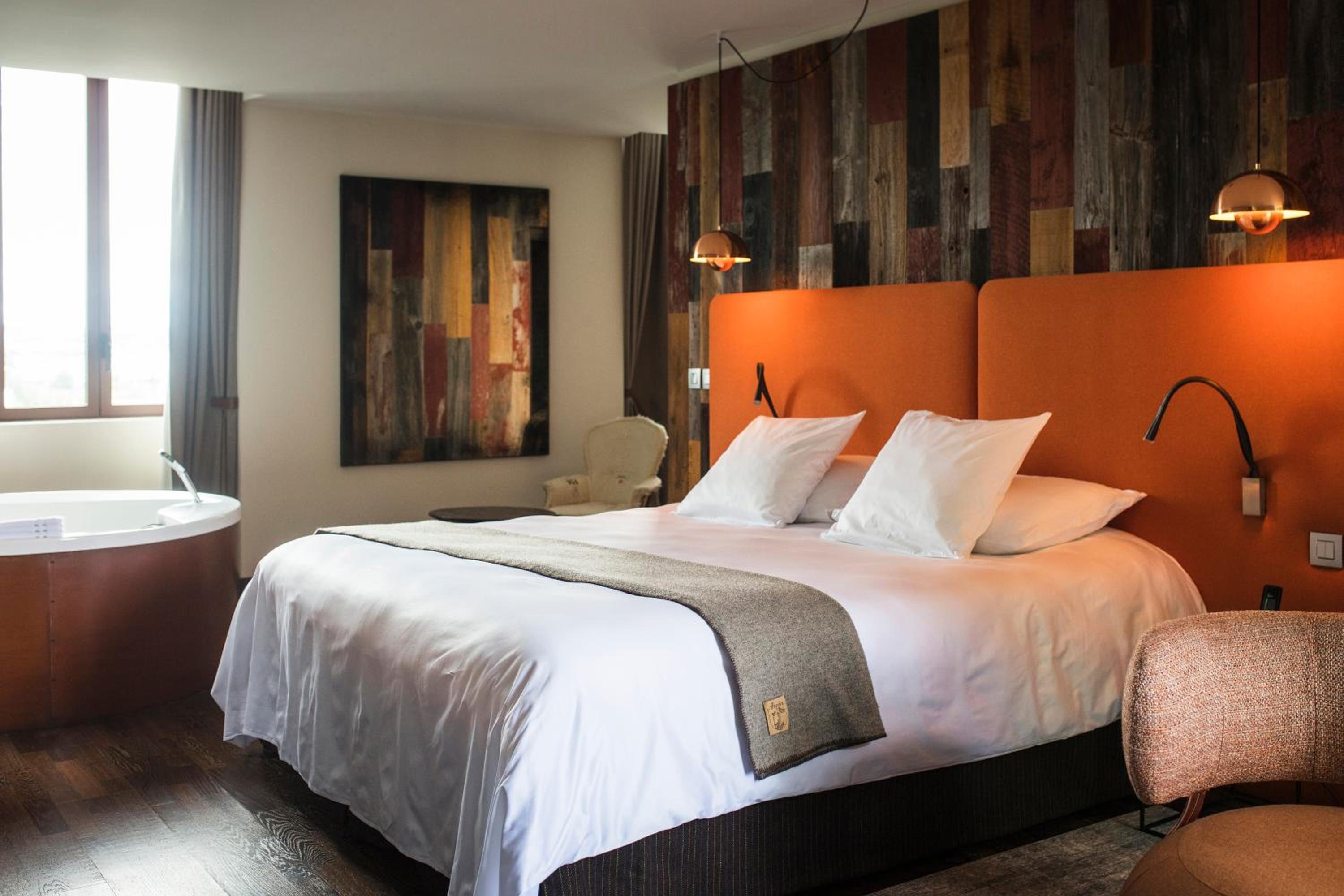 Double Room with balneo bath and City View photo 1