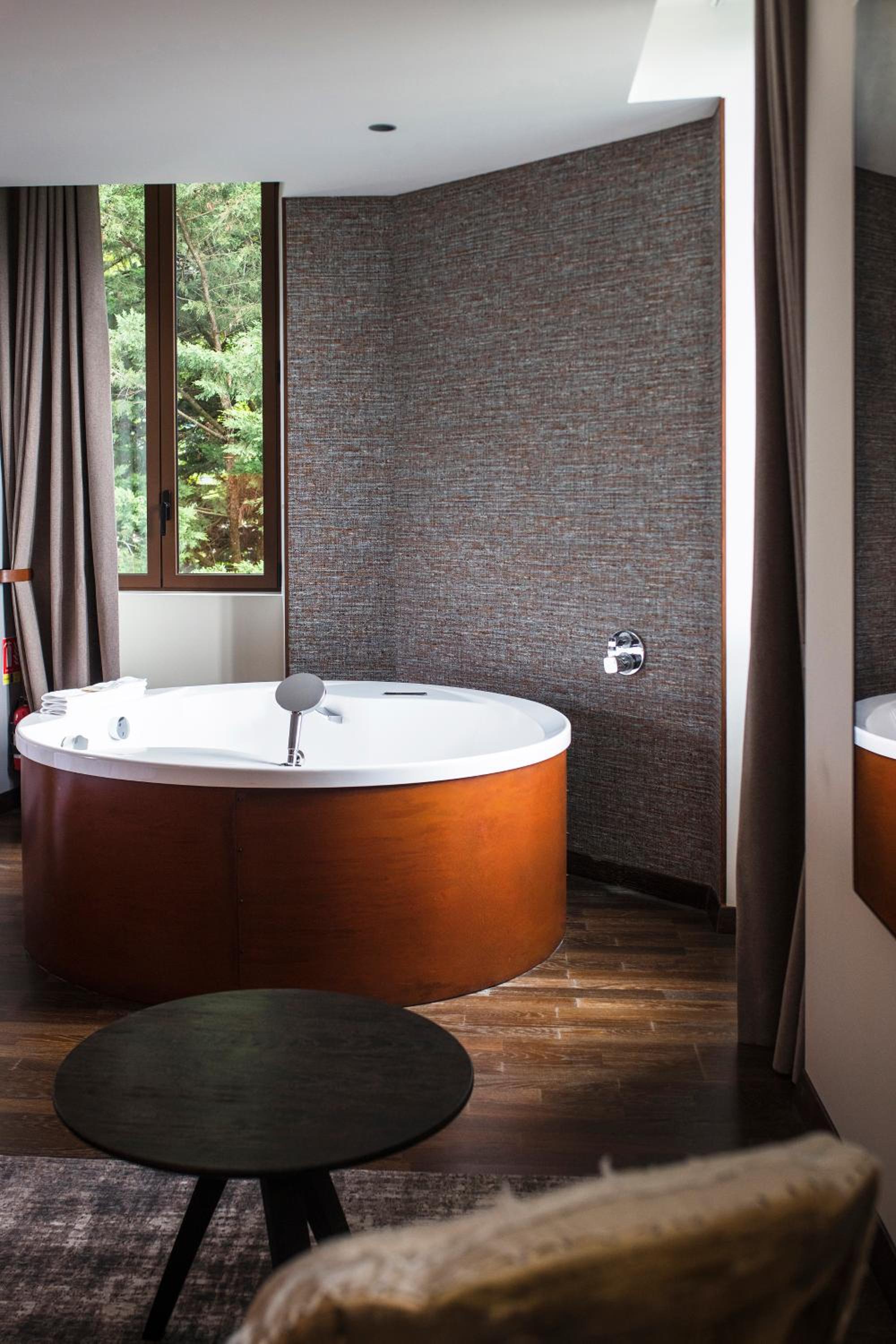 Double Room with balneo bath and City View photo 3
