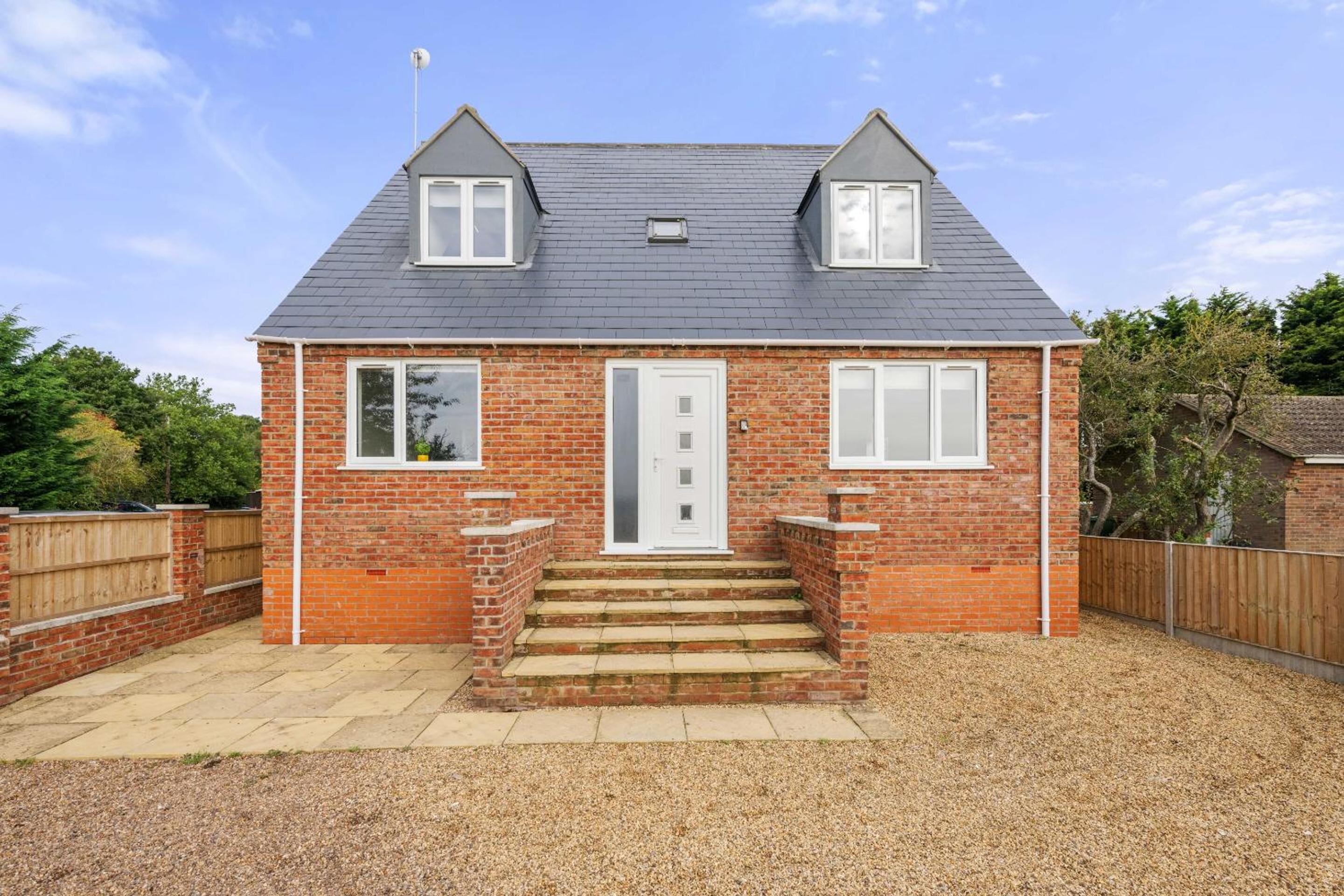 Four-Bedroom House photo 2