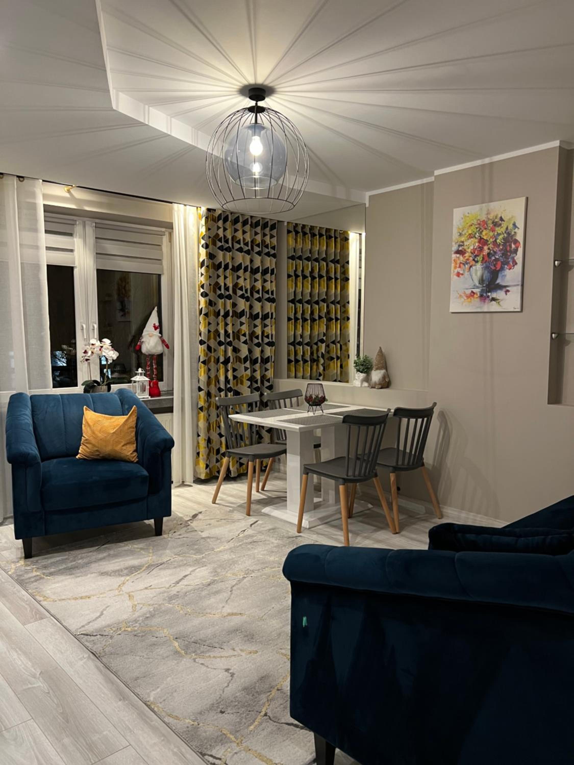 One-Bedroom Apartment - Photo 1