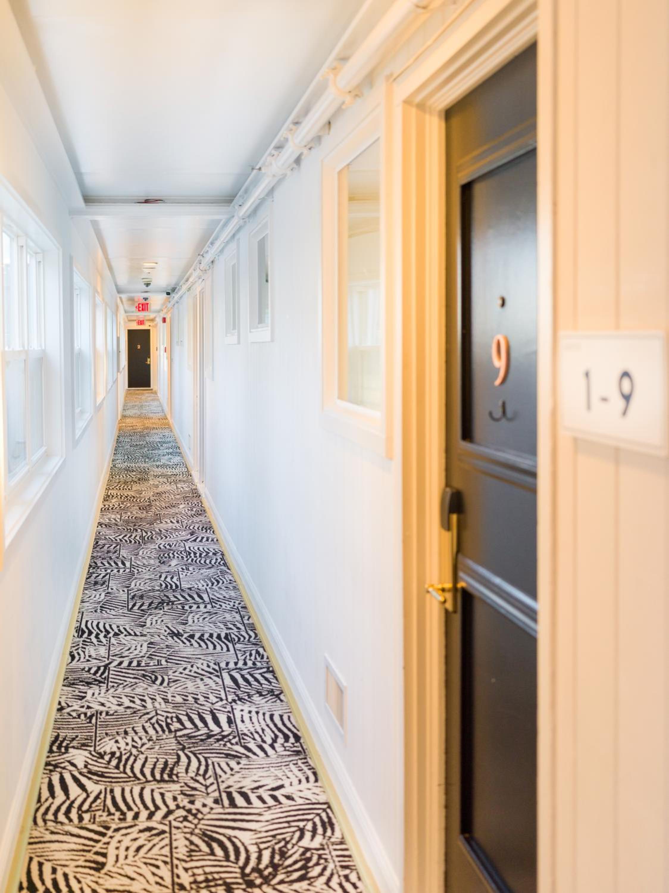 Beach Front Suite 1 photo 3