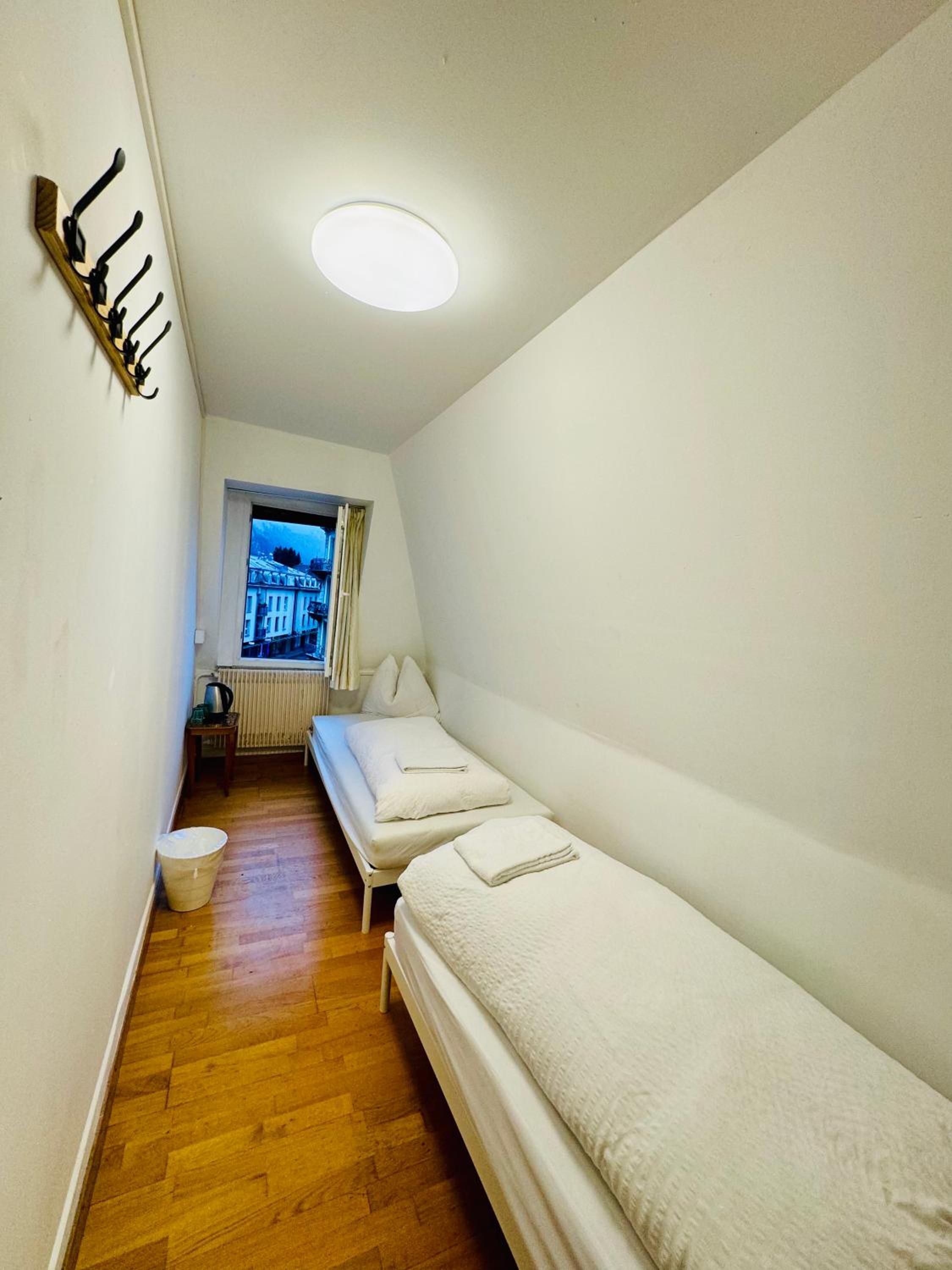 Standard Twin Room with Shared Bathroom photo 1