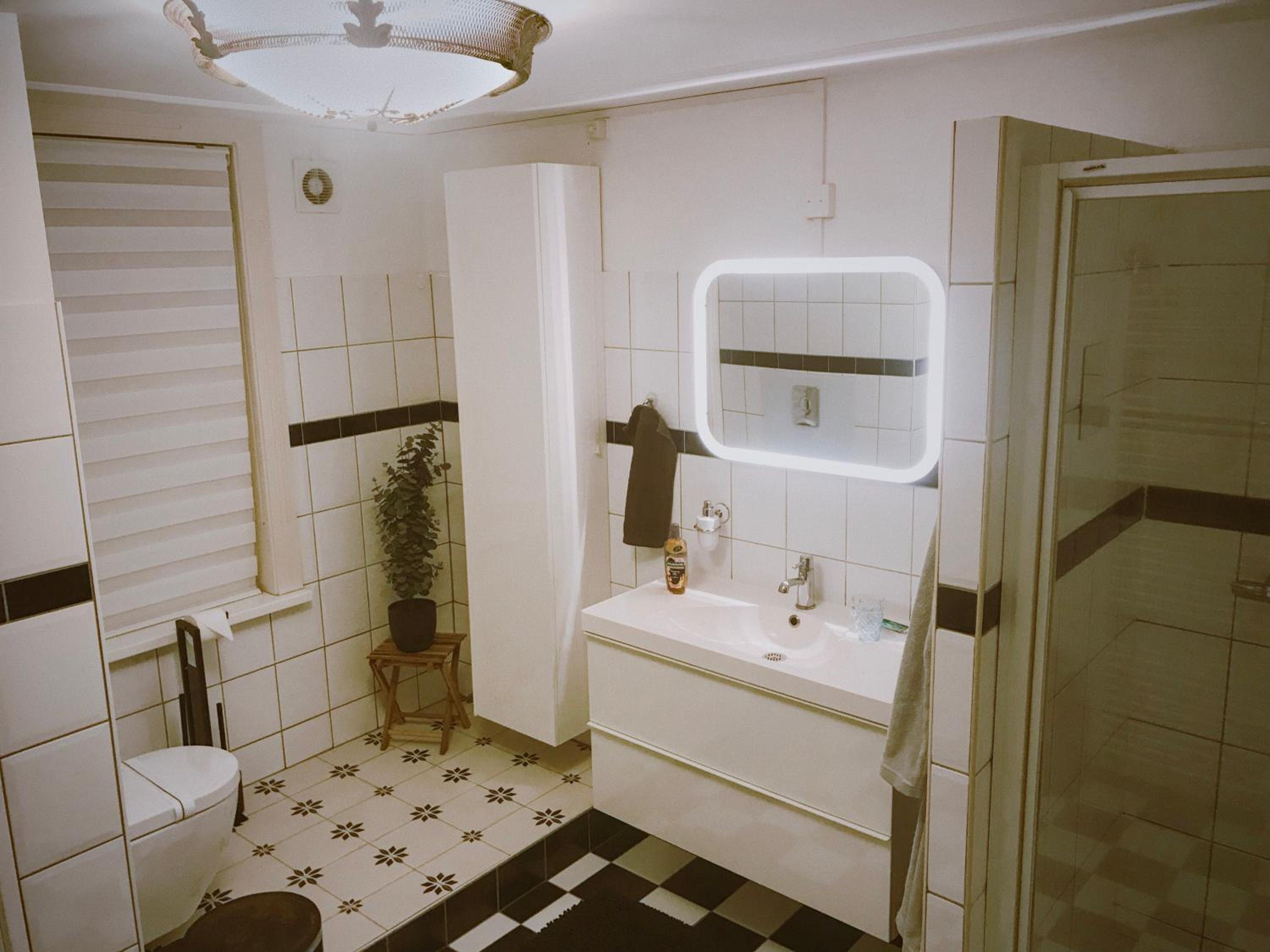 Double Room with Private External Bathroom - Photo 2