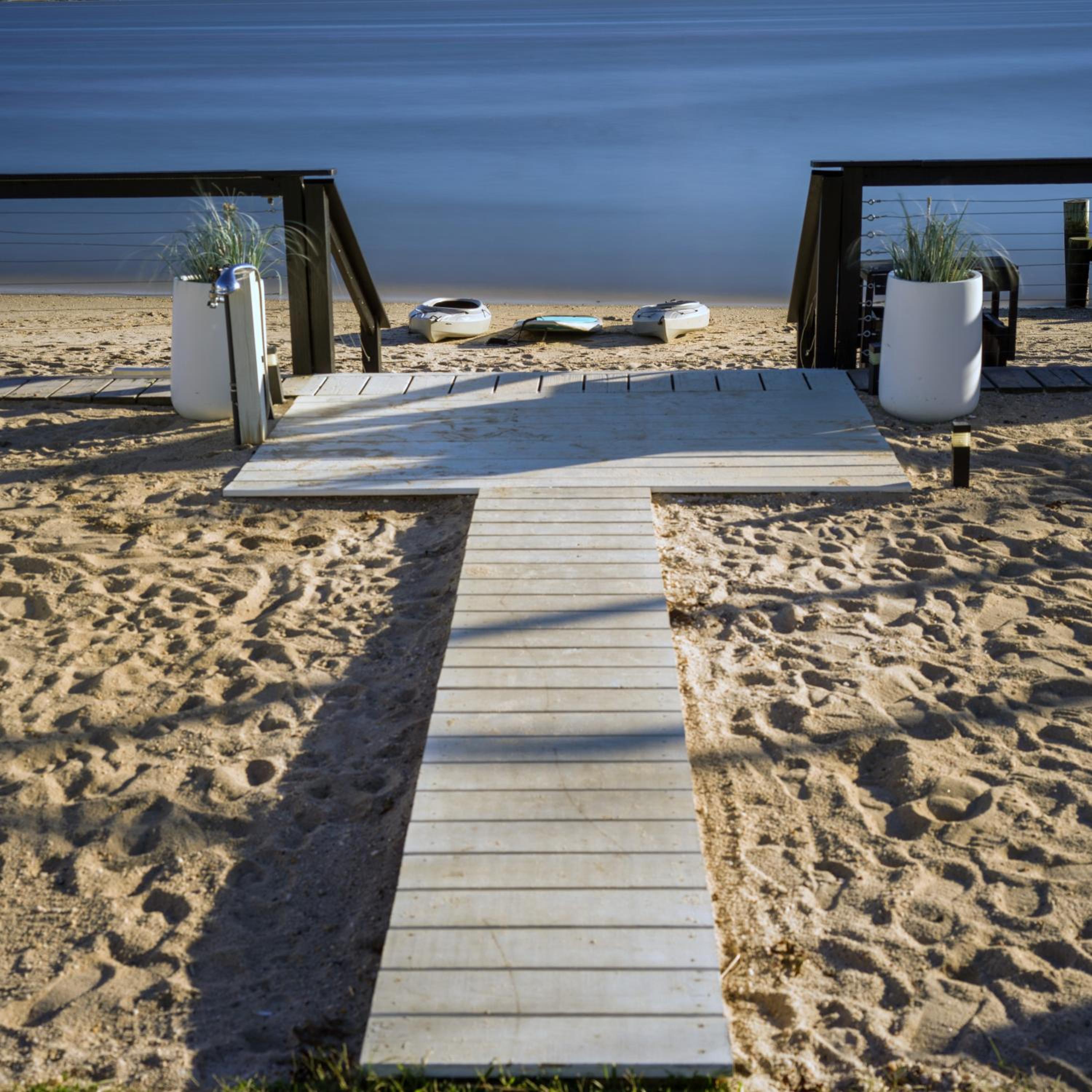 Beach Front Suite 2 photo 2