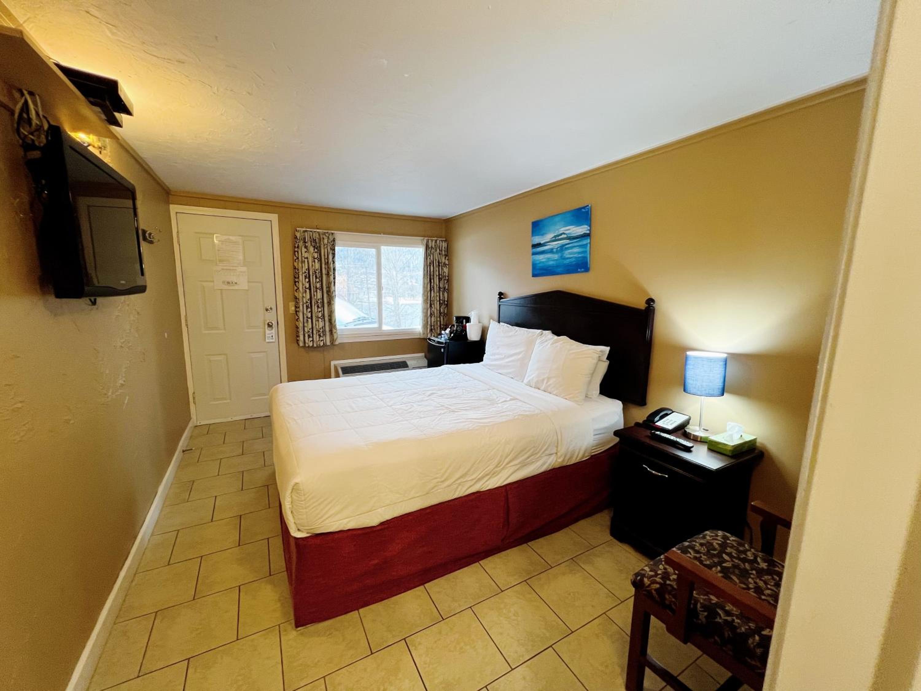 Economy Double Room photo 2