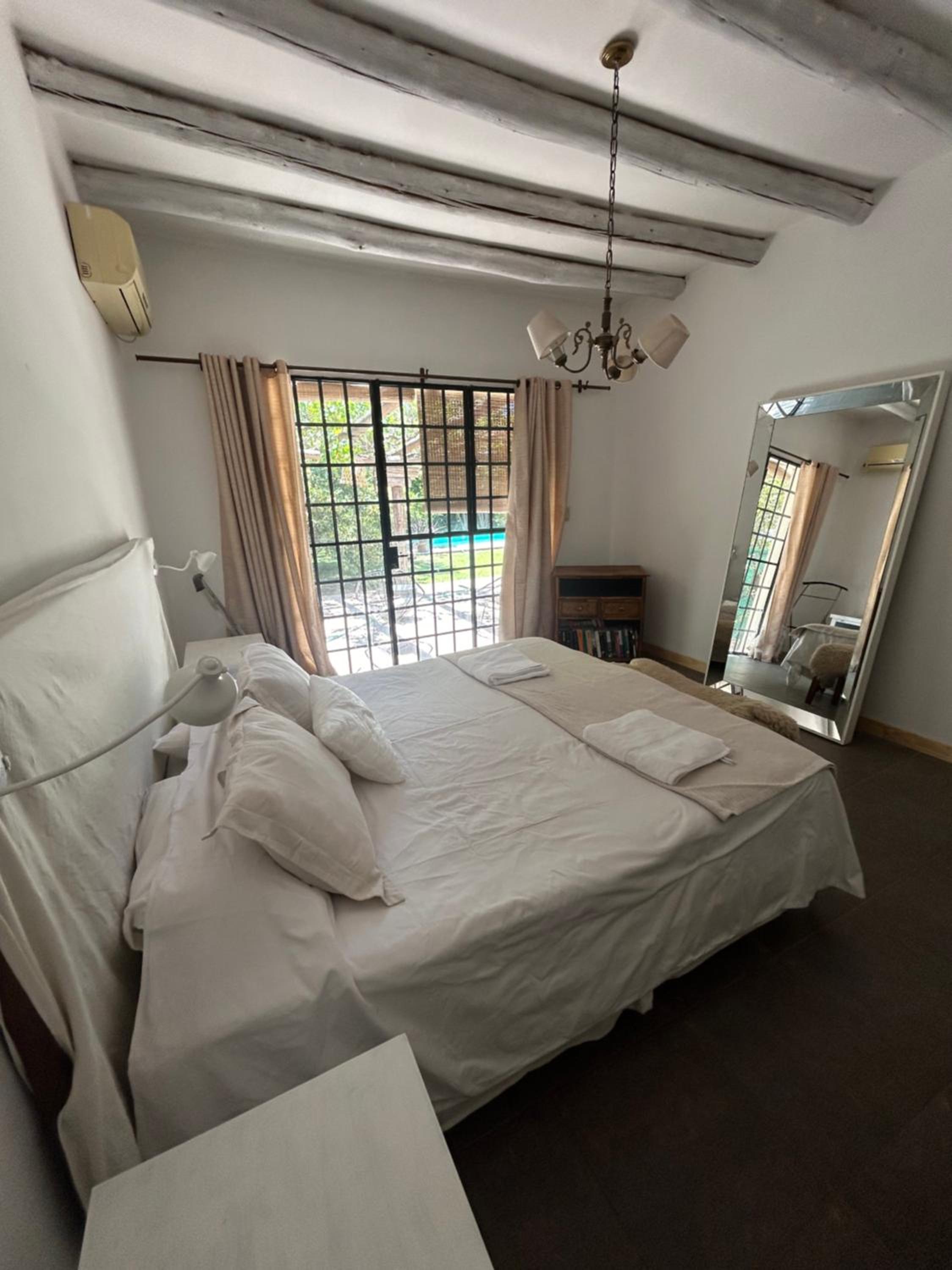 Three-Bedroom House photo 3