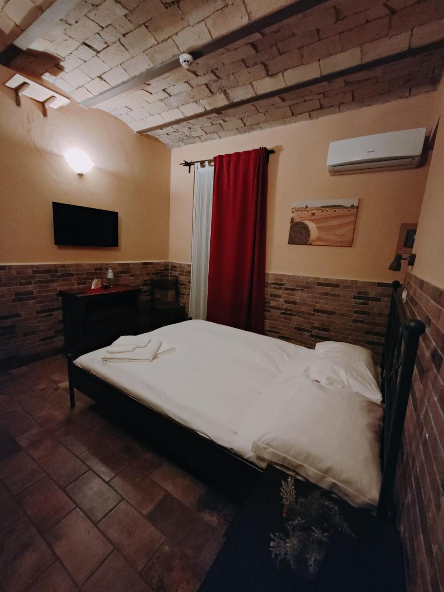 Small Double Room photo 3