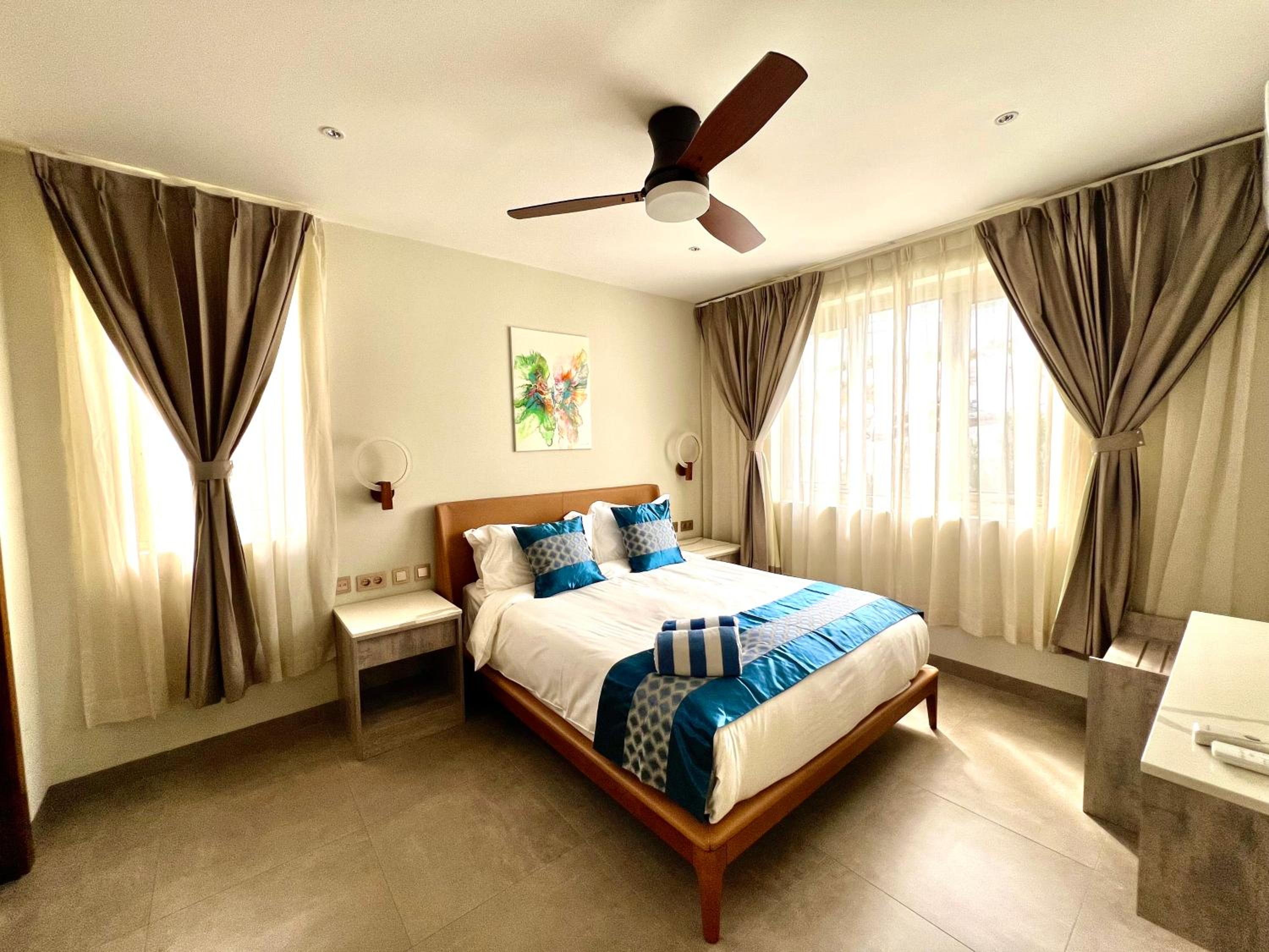 Deluxe Higher Floor Apartment photo 3