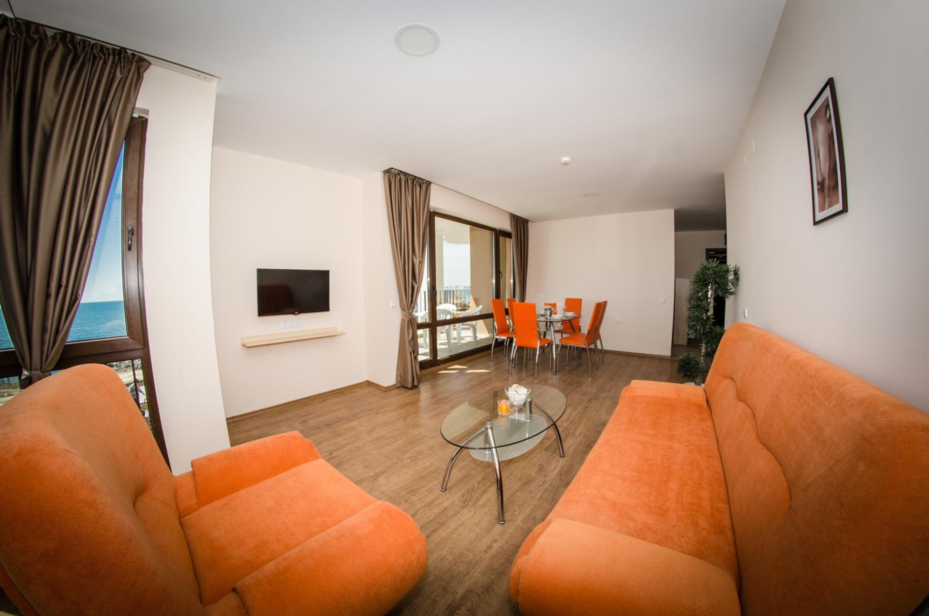 One-Bedroom Apartment with Balcony (2 Adults + 2 Children) photo 1