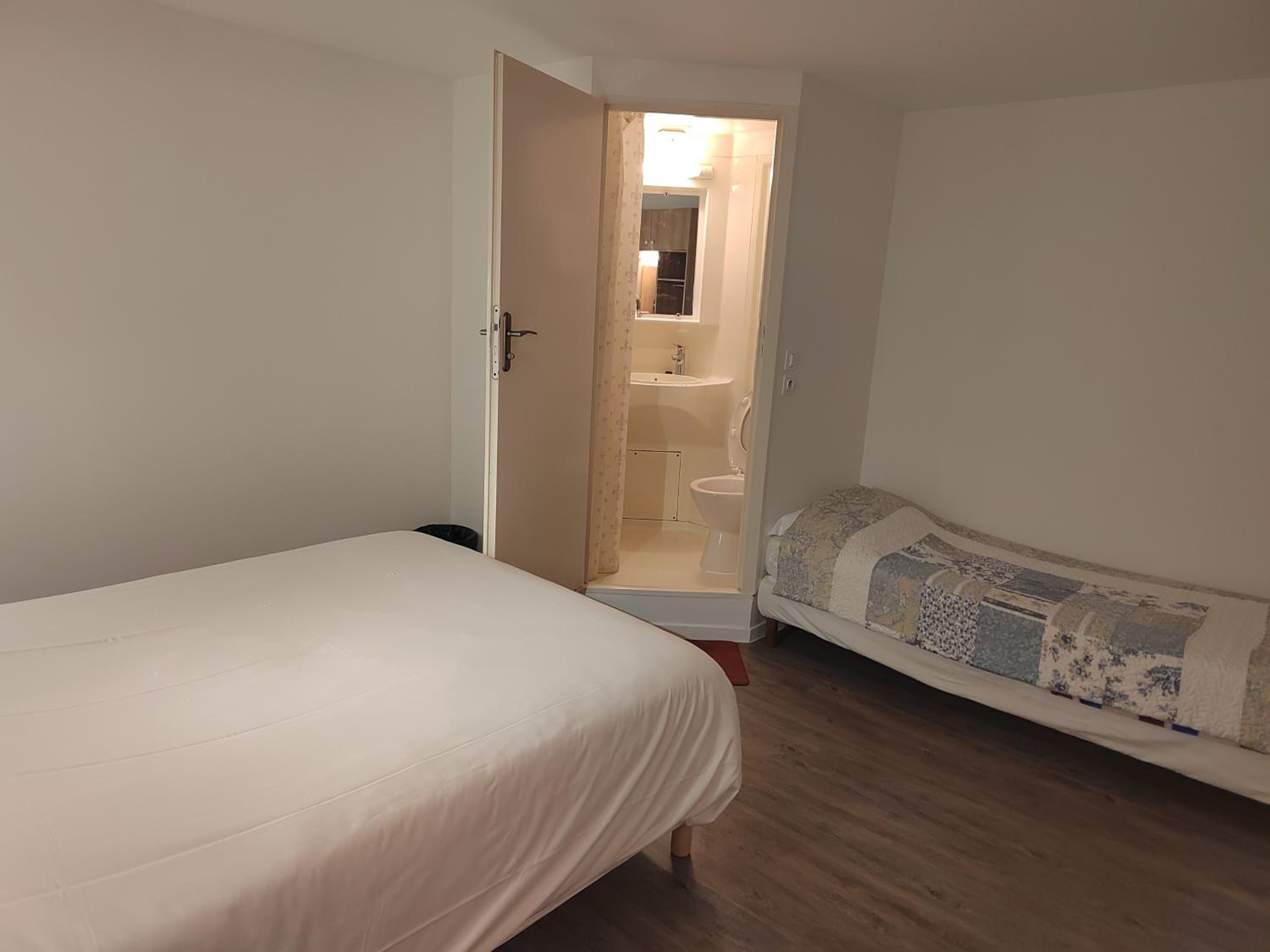 Triple Room with Shower