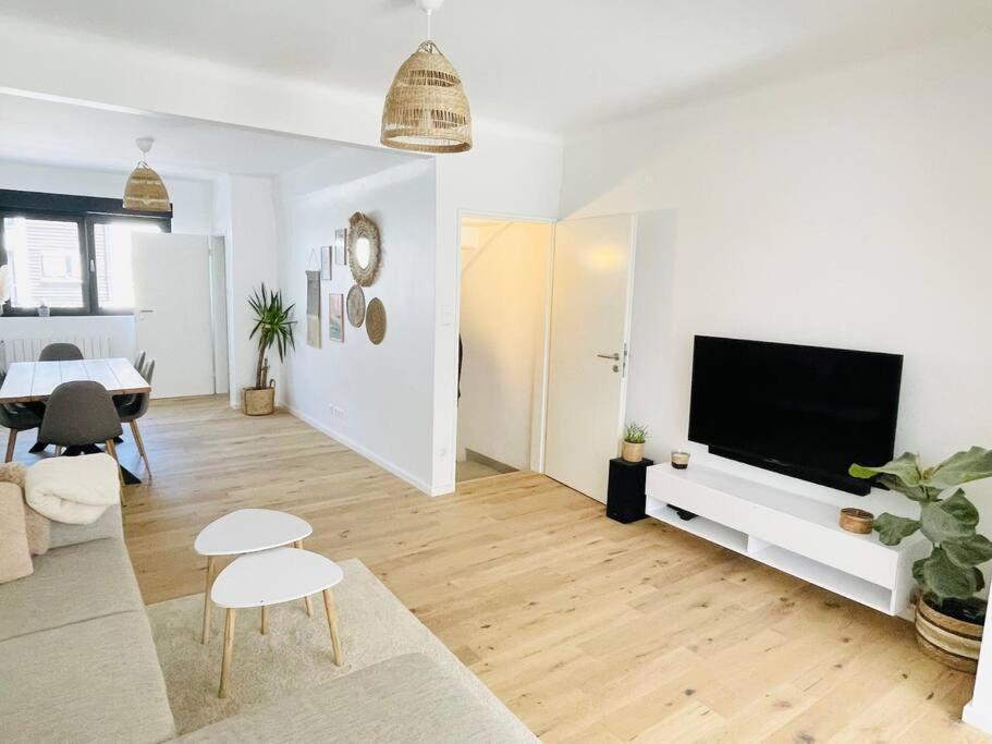 Three-Bedroom Apartment photo 1
