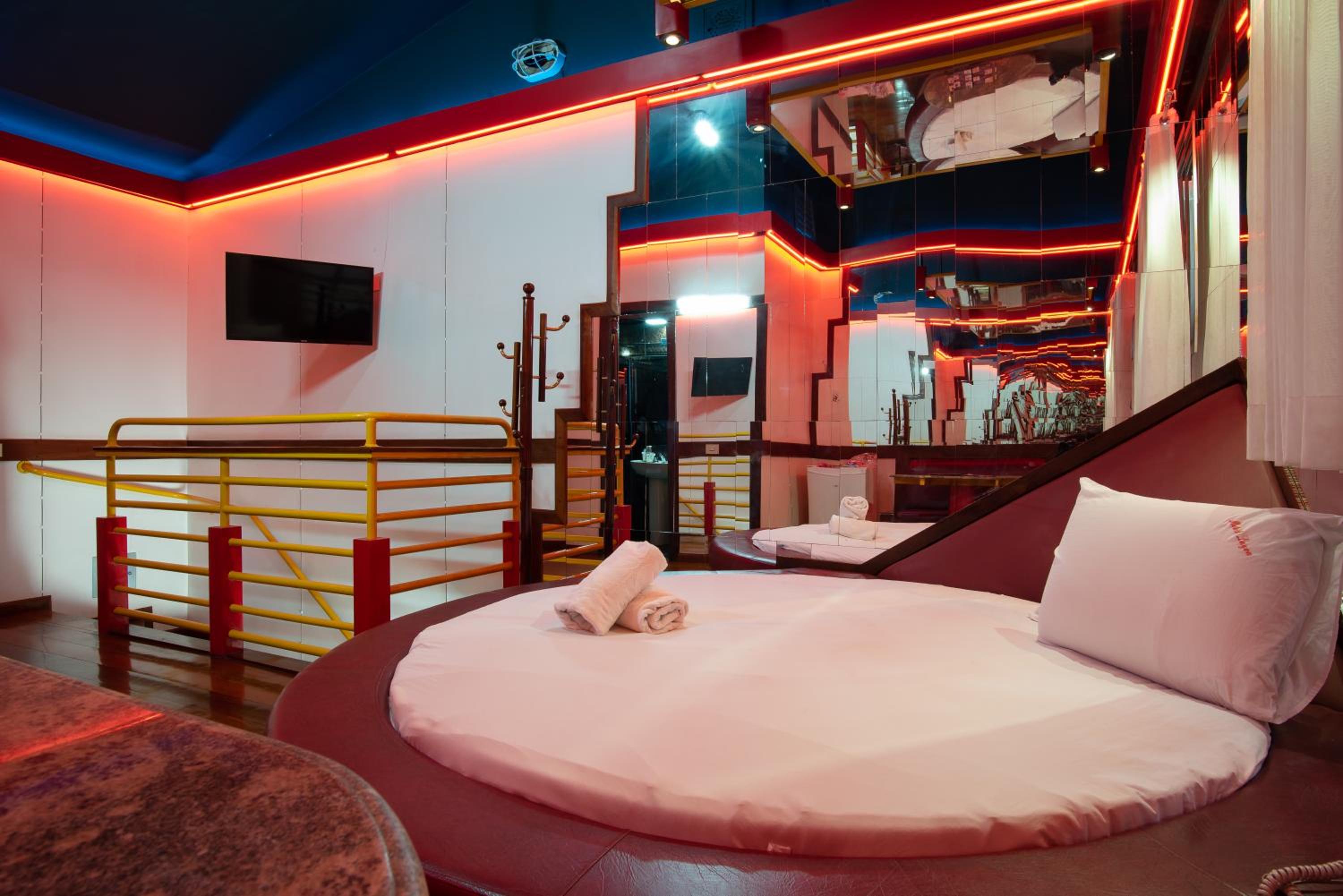 Deluxe Suite - Photo 1