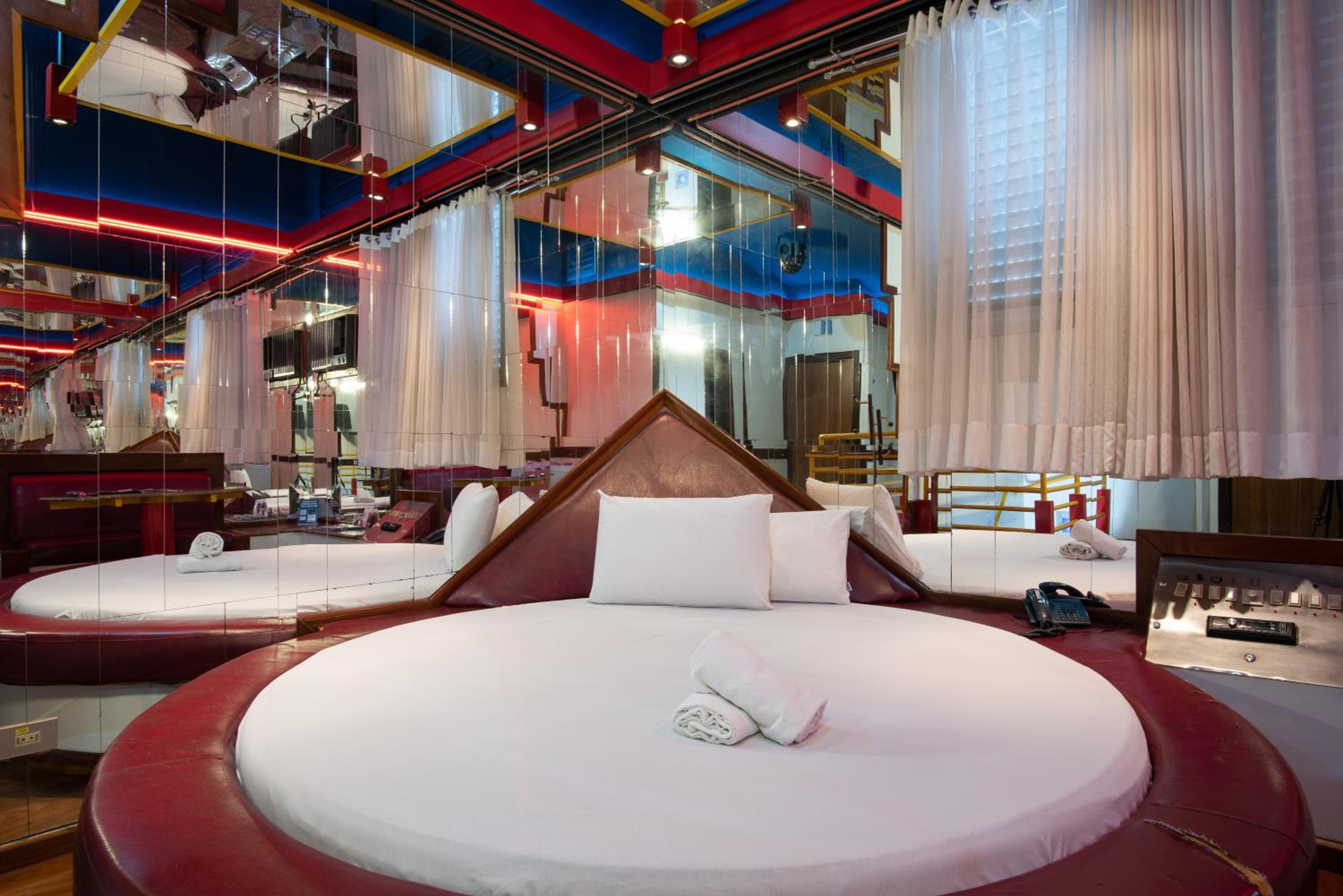 Deluxe Suite - Photo 29