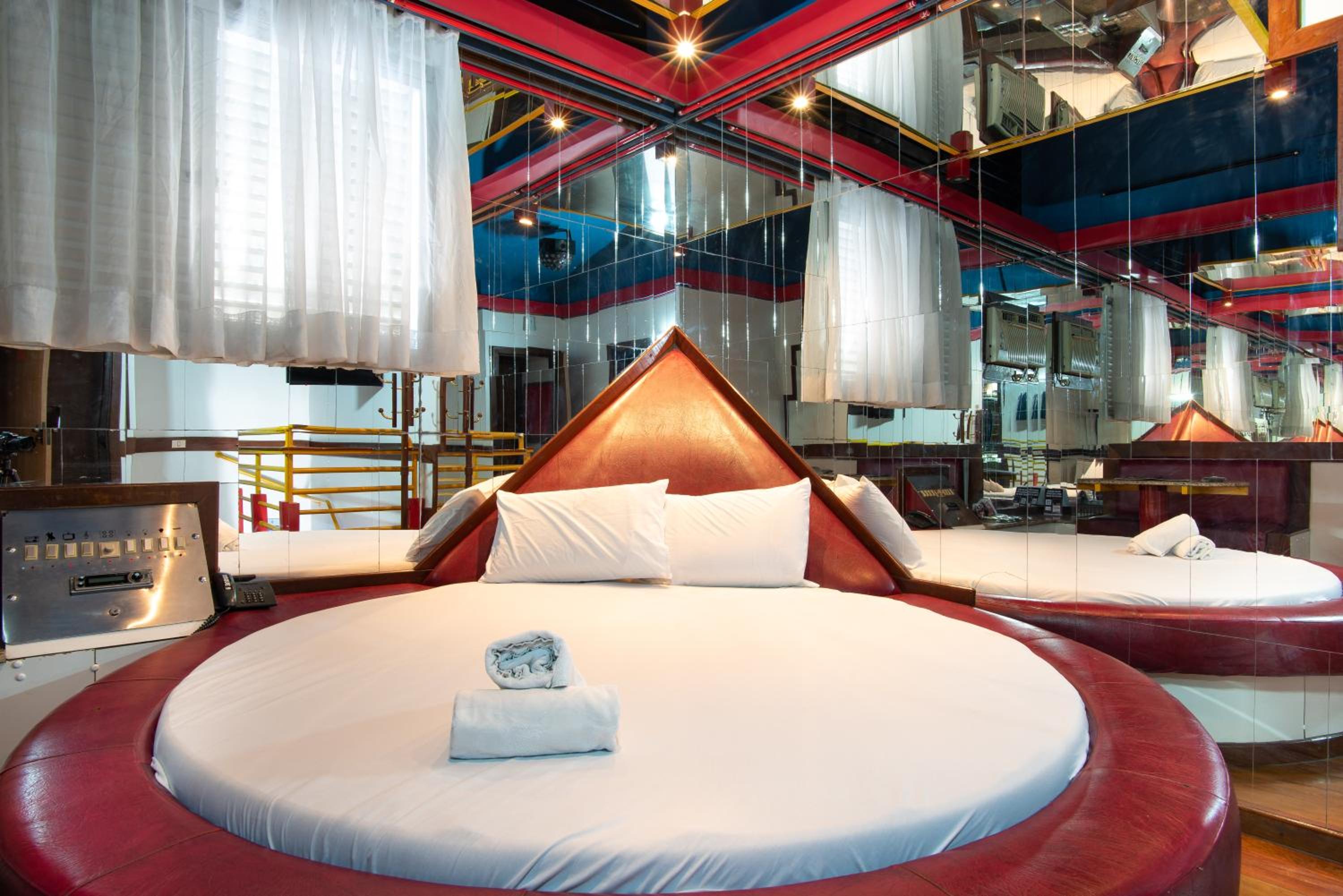 Deluxe Suite - Photo 25