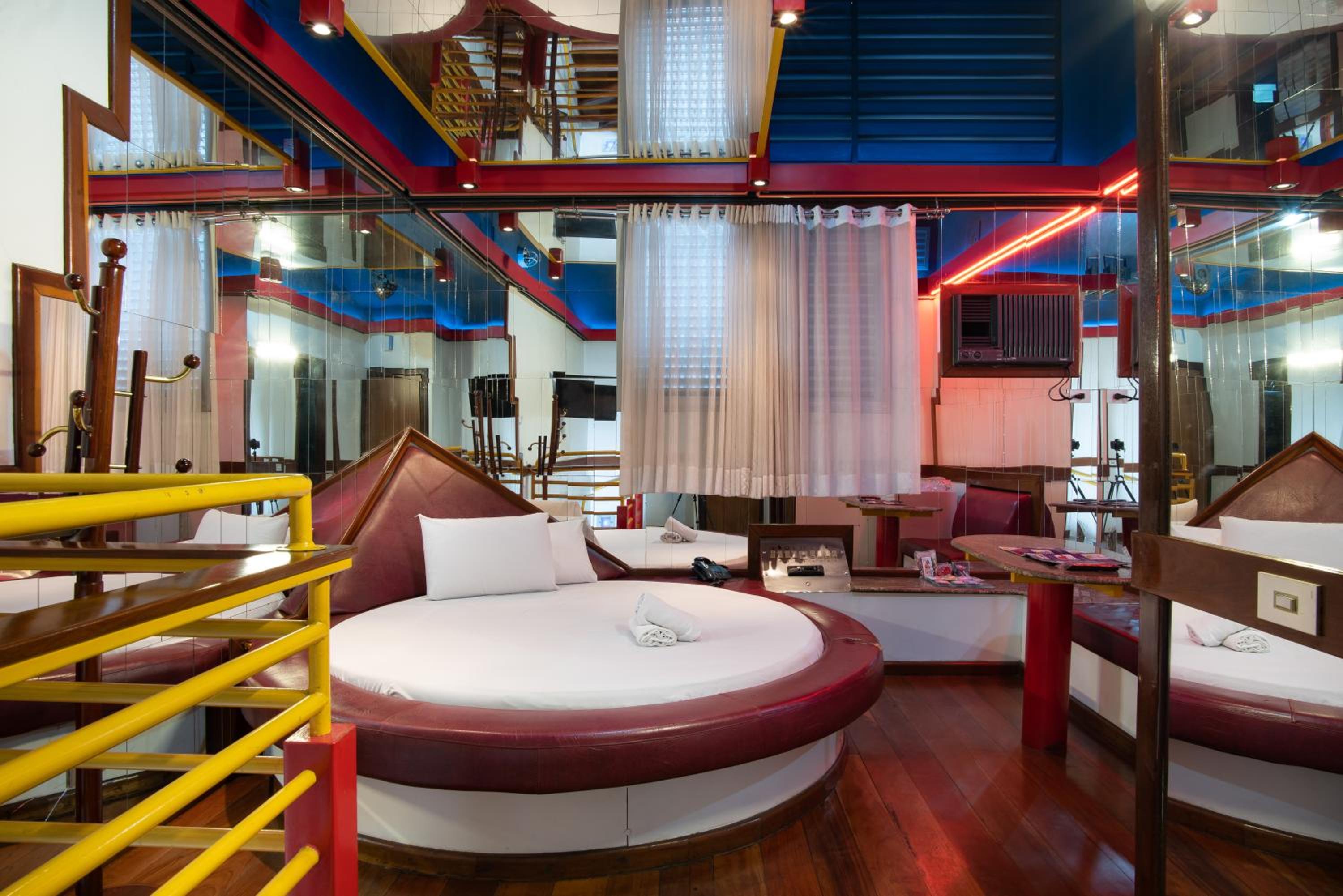 Deluxe Suite - Photo 15