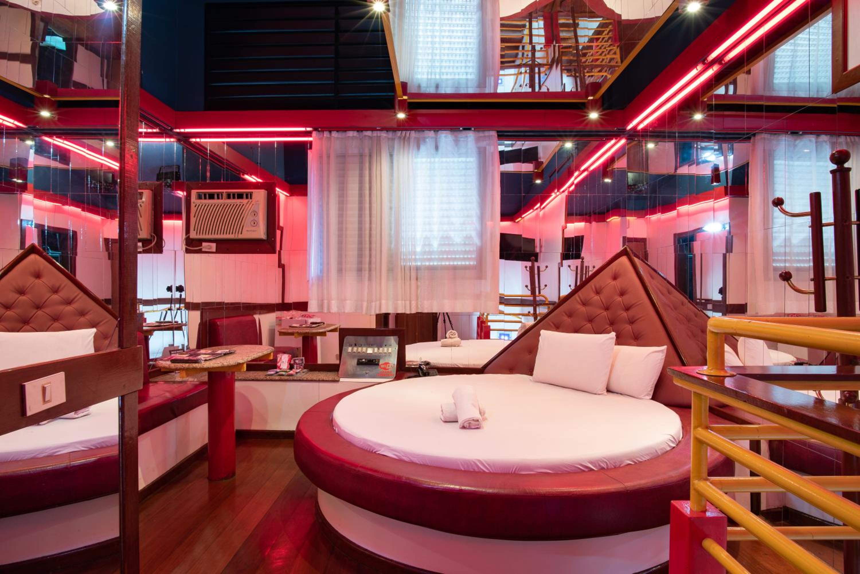 Deluxe Suite - Photo 28