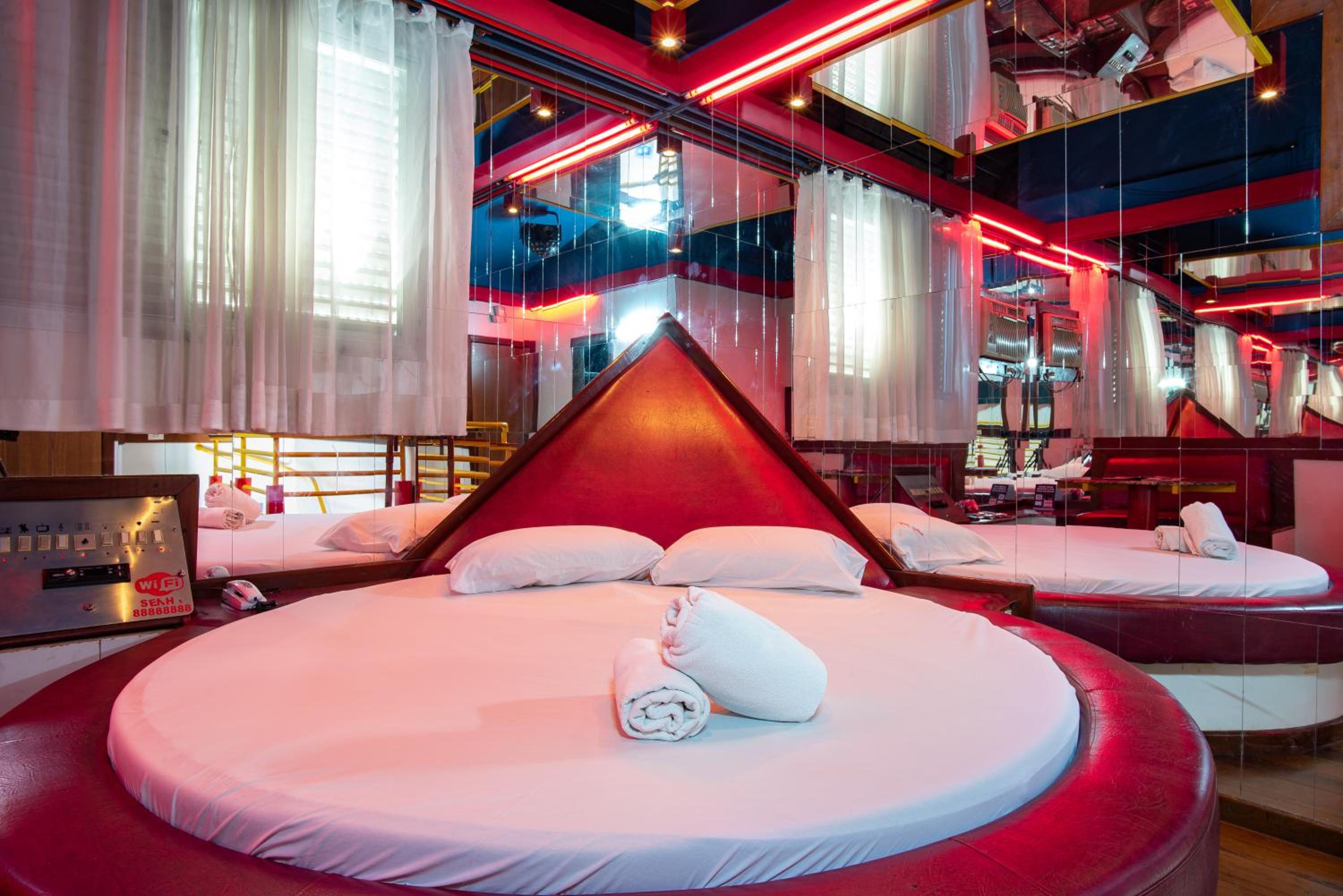 Deluxe Suite - Photo 24