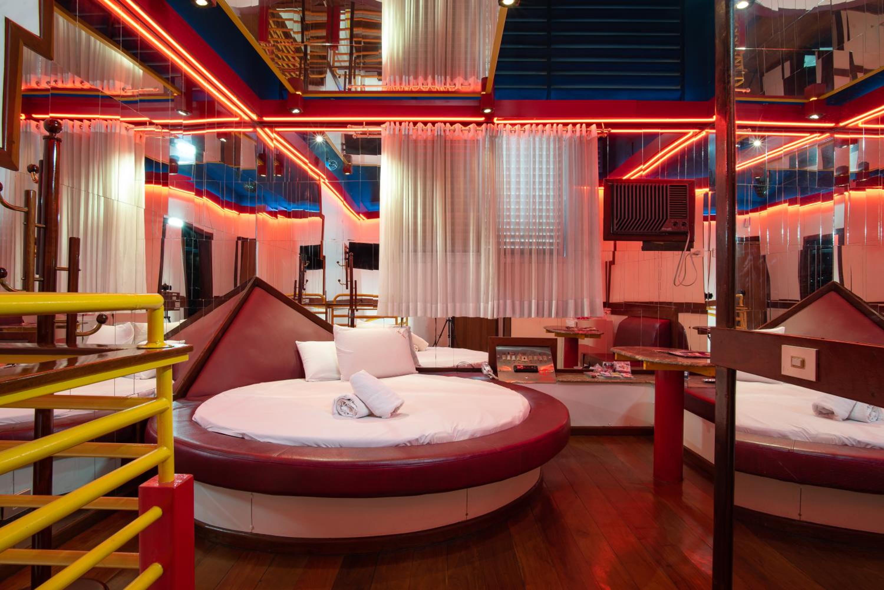 Deluxe Suite - Photo 27