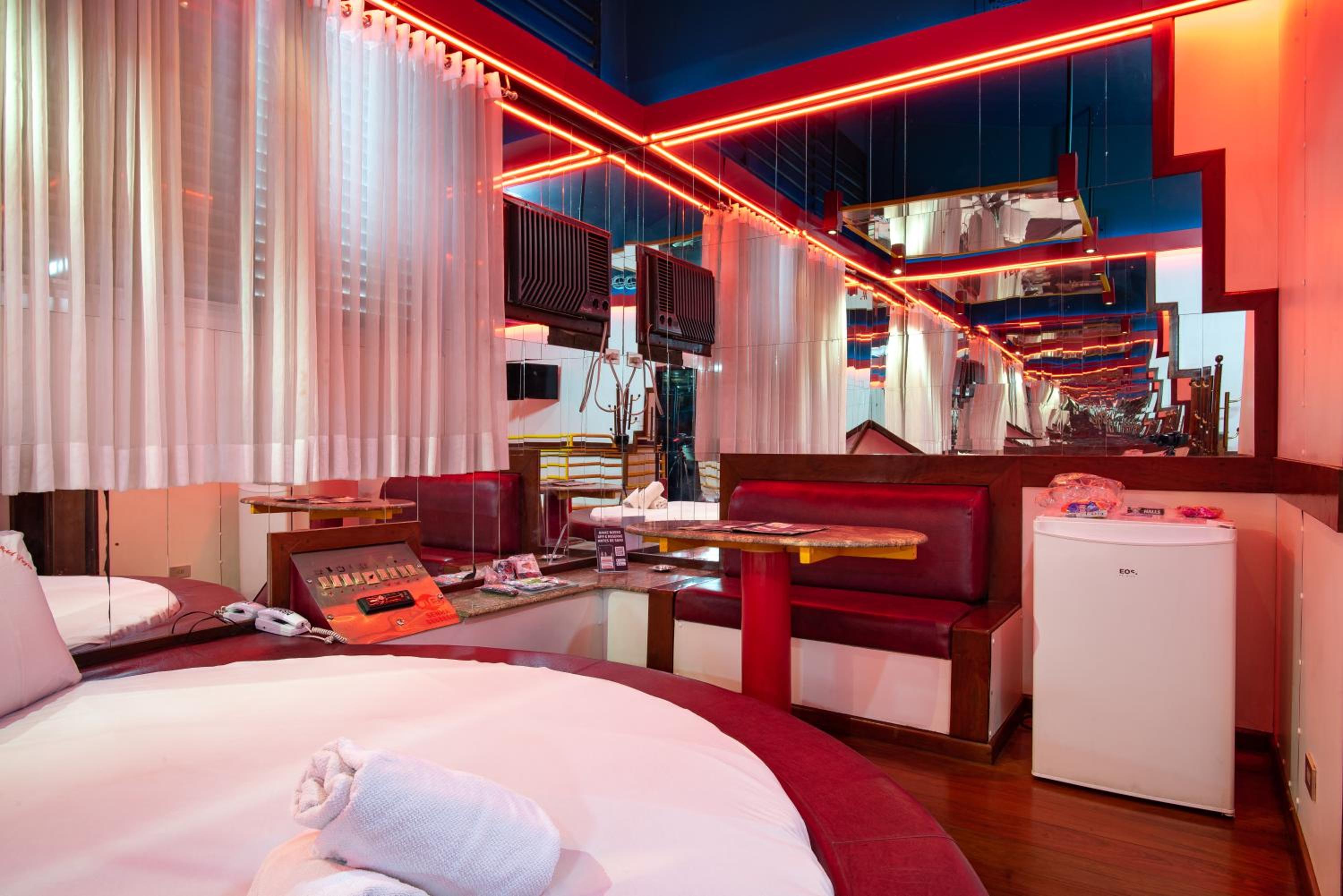 Deluxe Suite - Photo 6