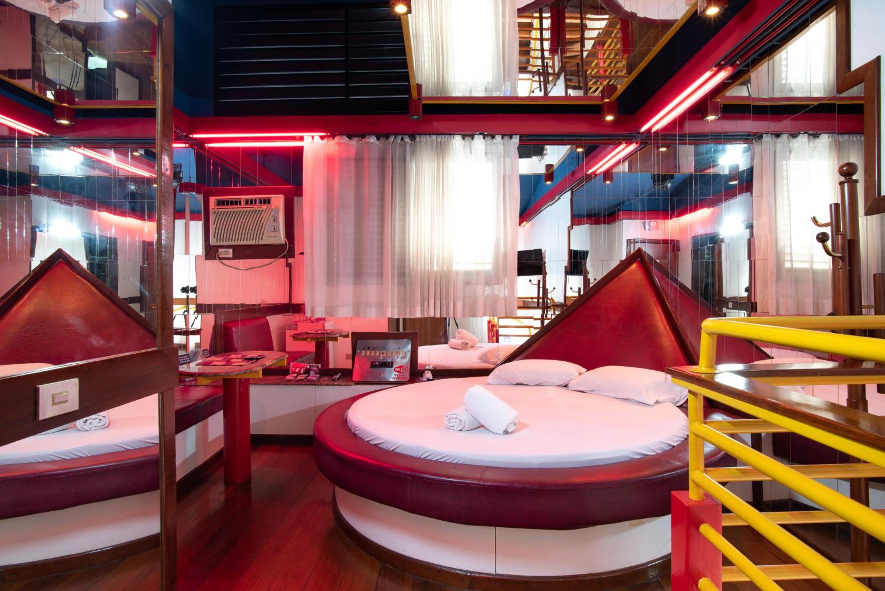 Deluxe Suite - Photo 5
