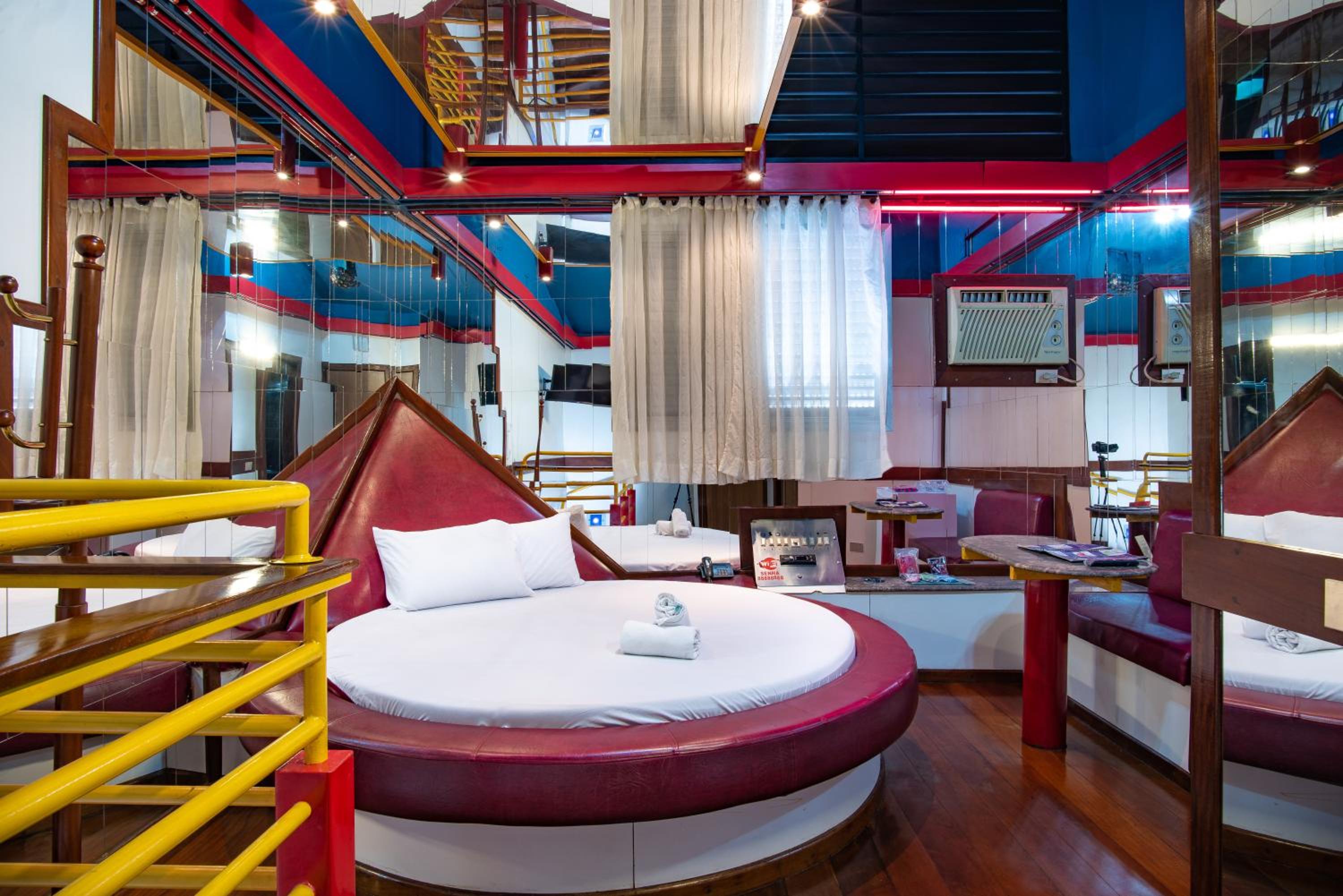 Deluxe Suite - Photo 35