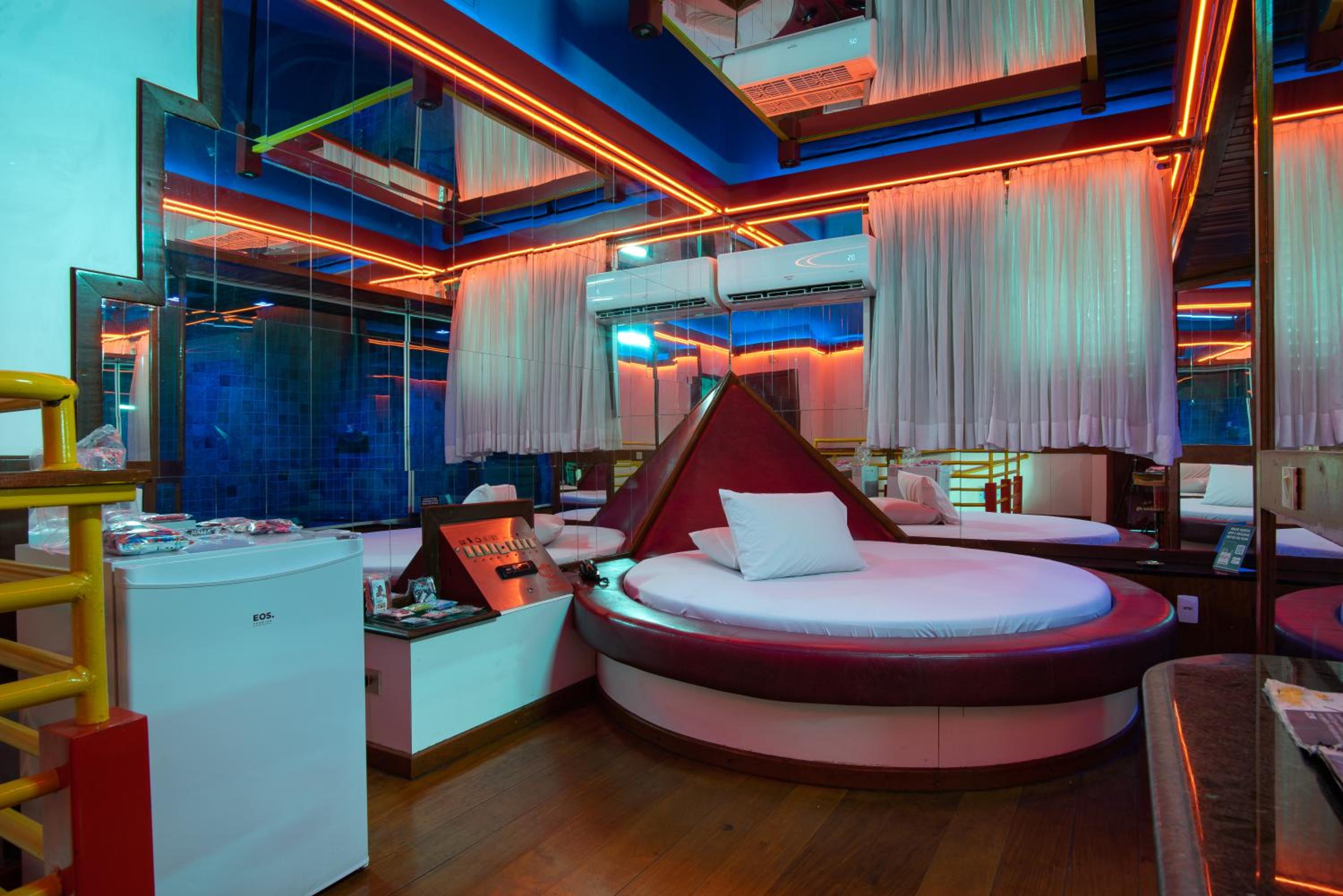 Suite with Spa Bath - Photo 31