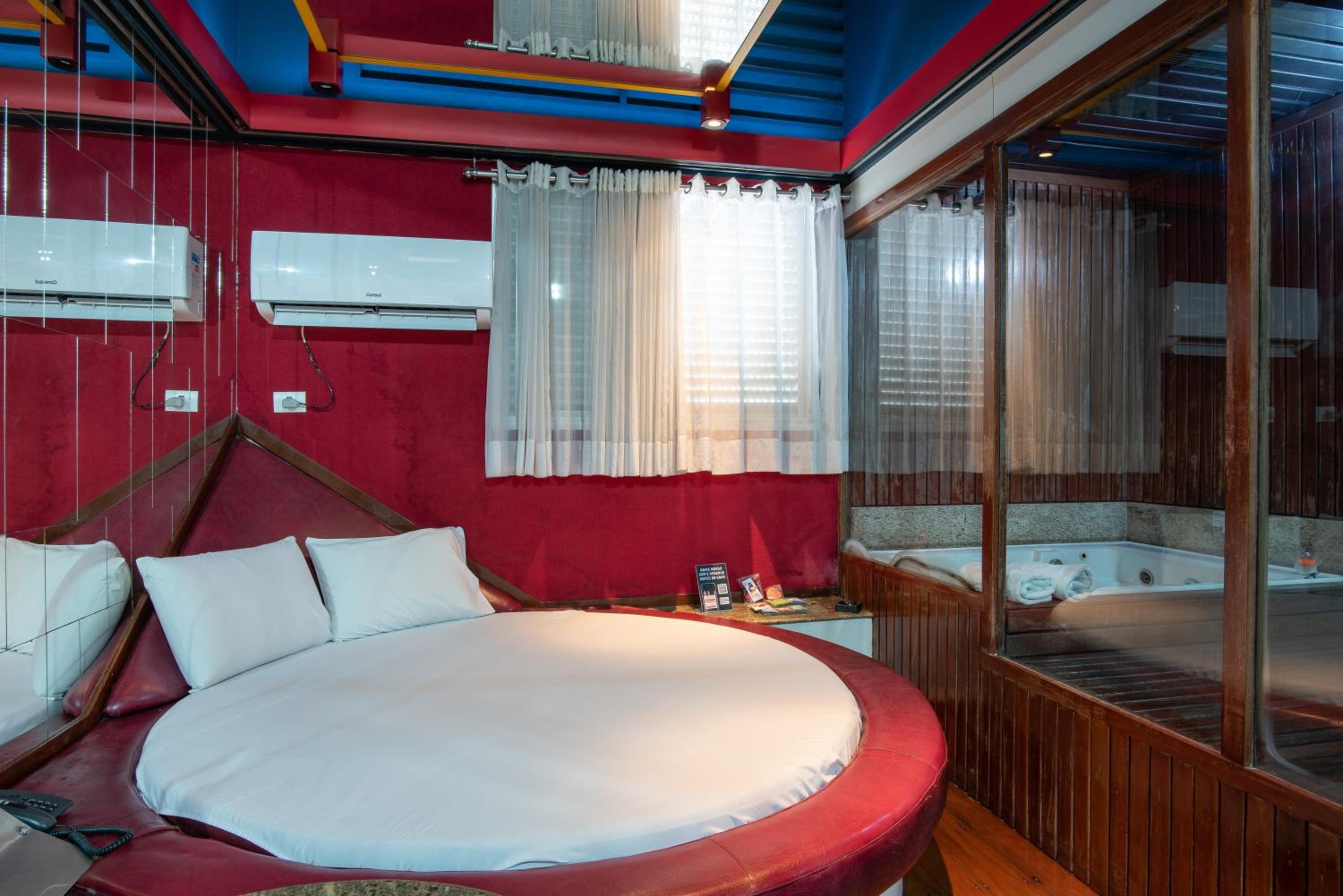 Suite with Spa Bath - Photo 6