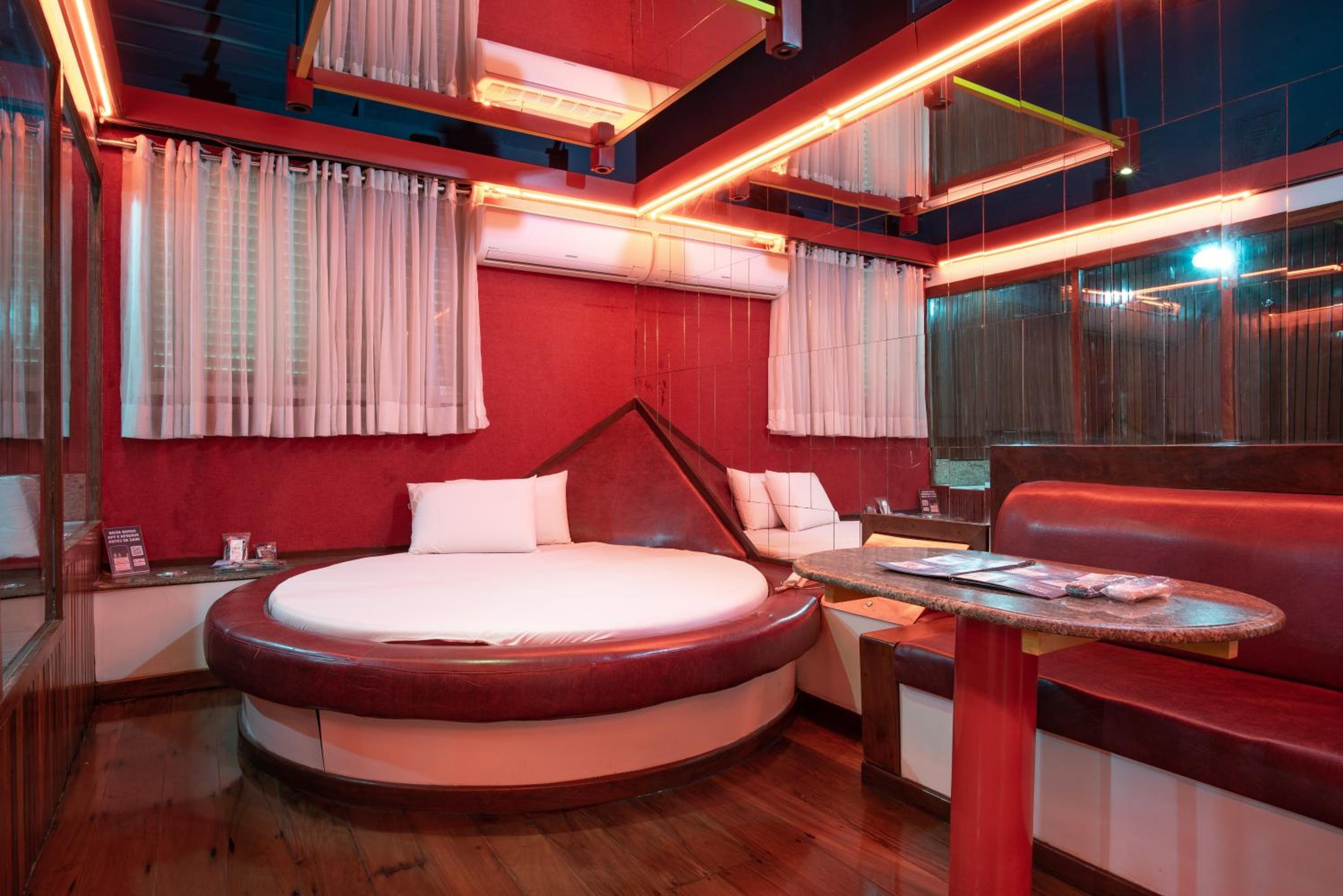 Suite with Spa Bath - Photo 24