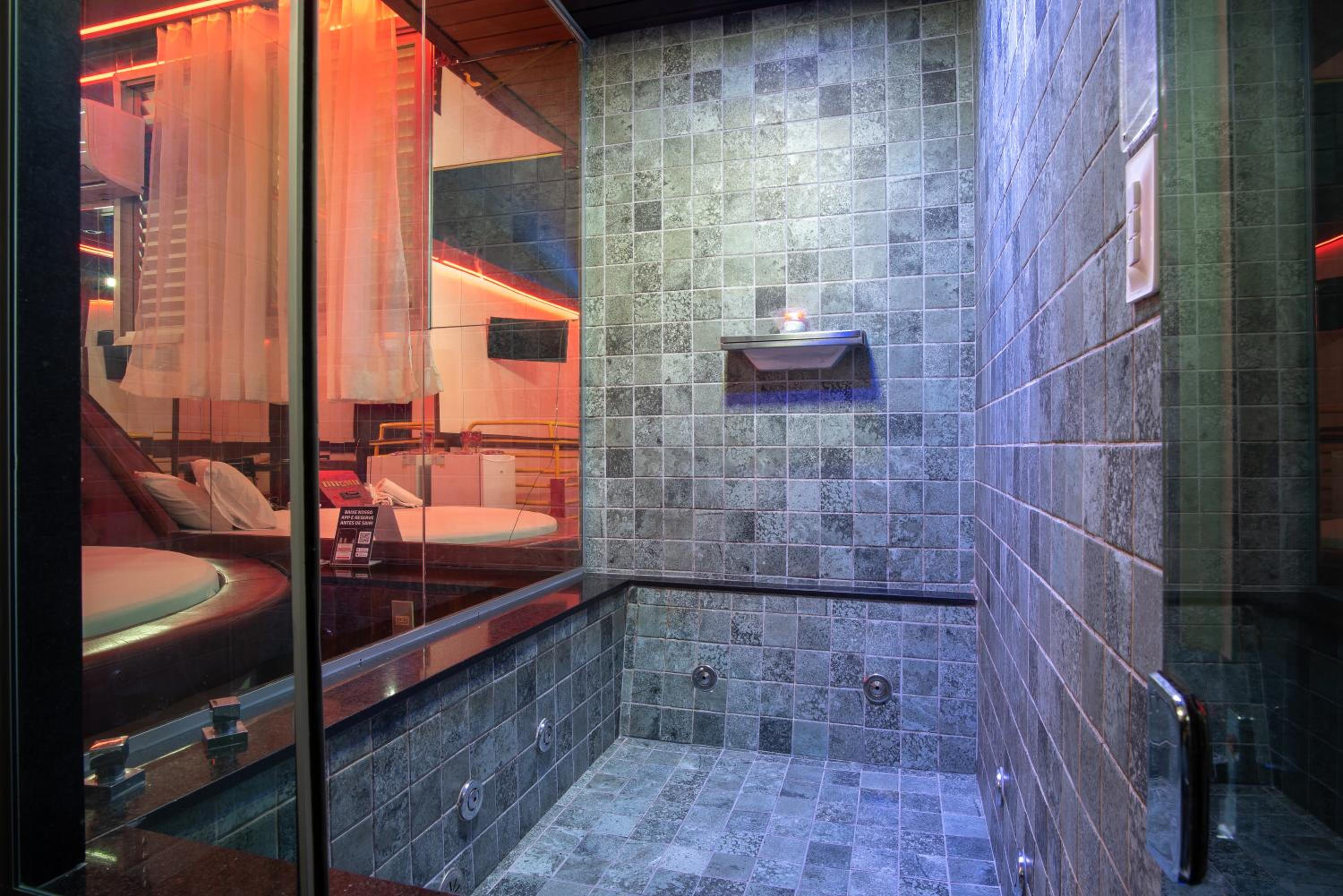 Suite with Spa Bath - Photo 20