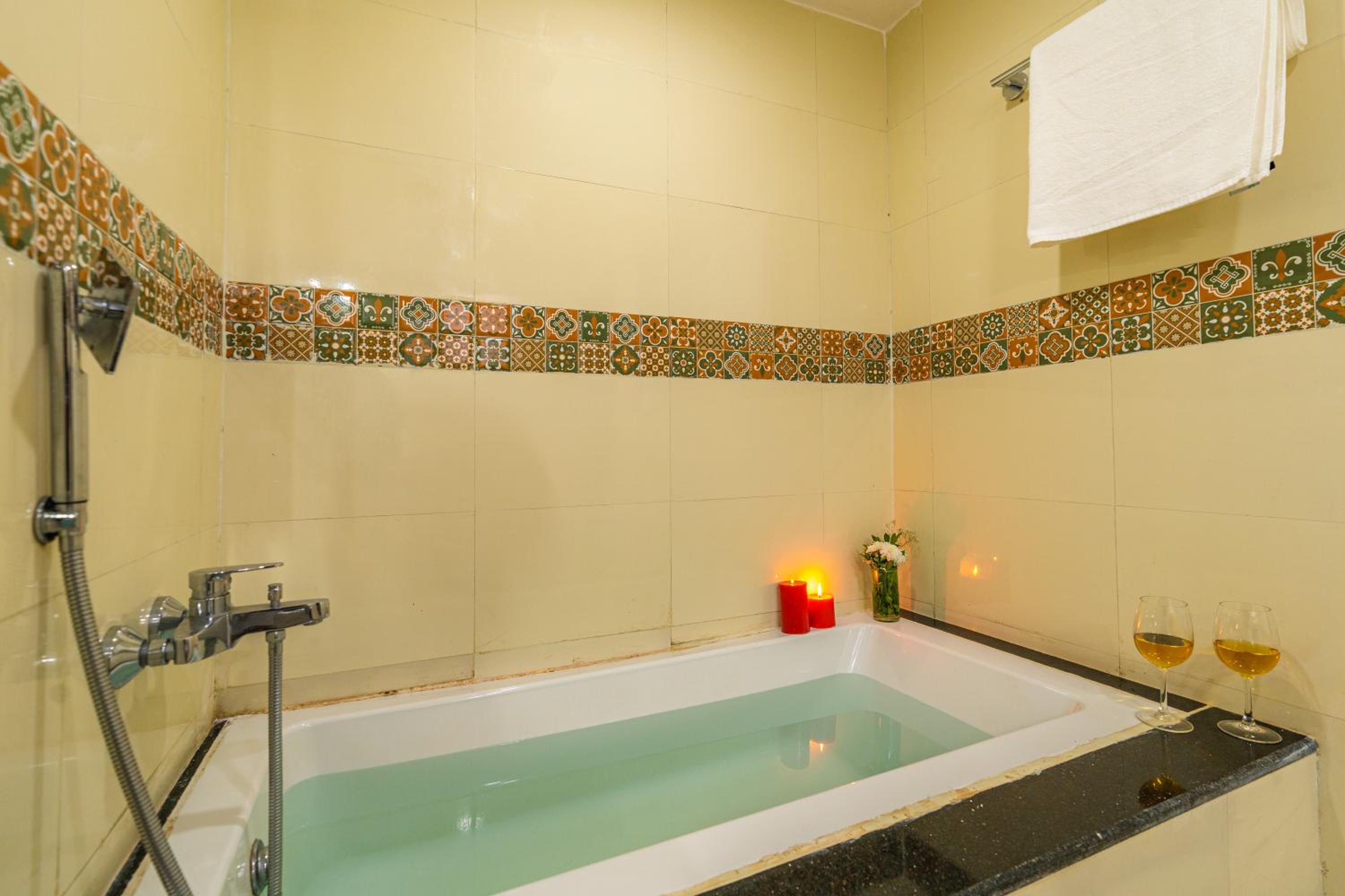 Portuguese 3 Bedroom Villa with Bathtub  10% Discount on Food & Beverages - 2+1 Happy Hours offer - Photo 3