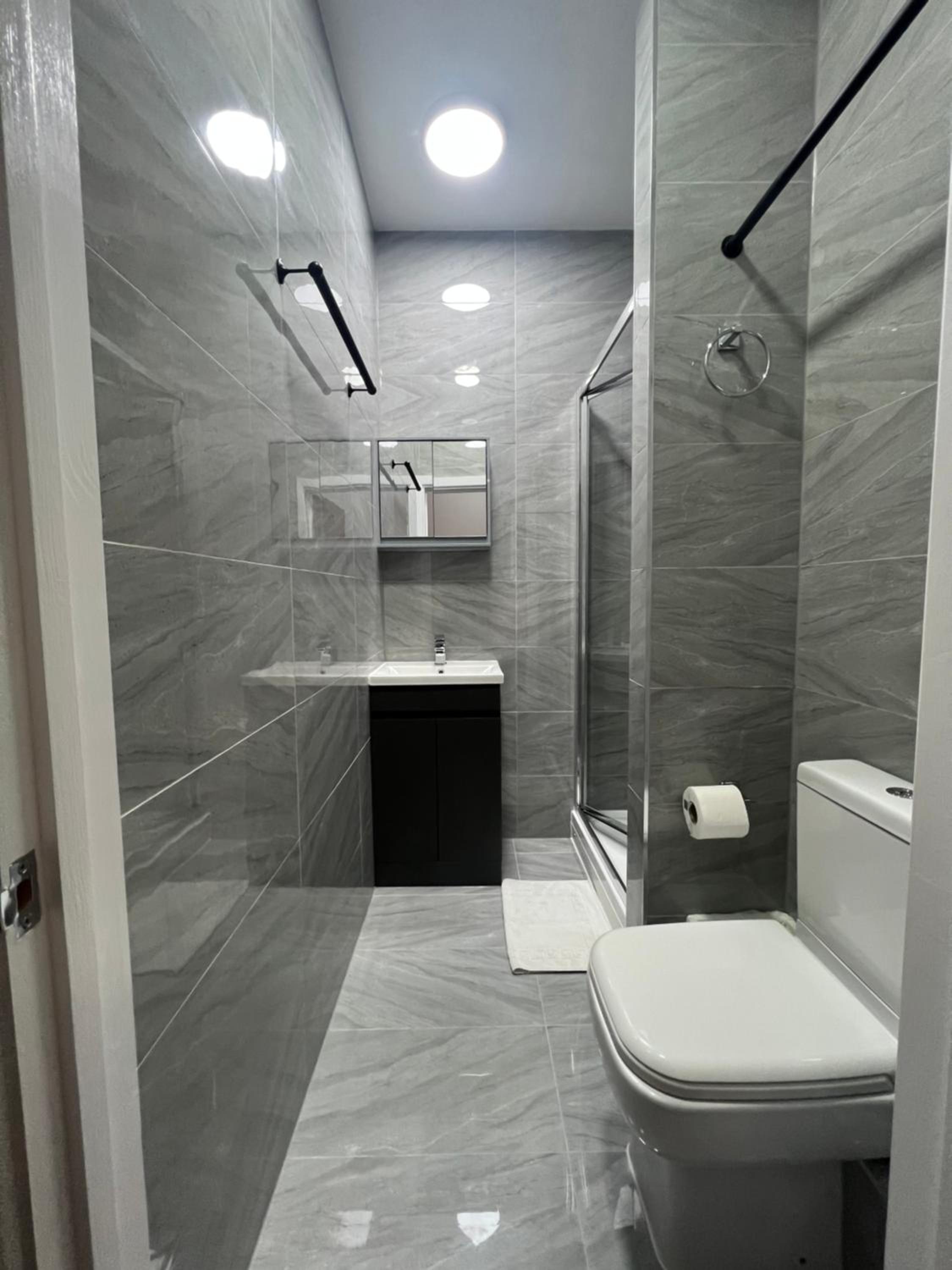 Superior En-Suite photo 3