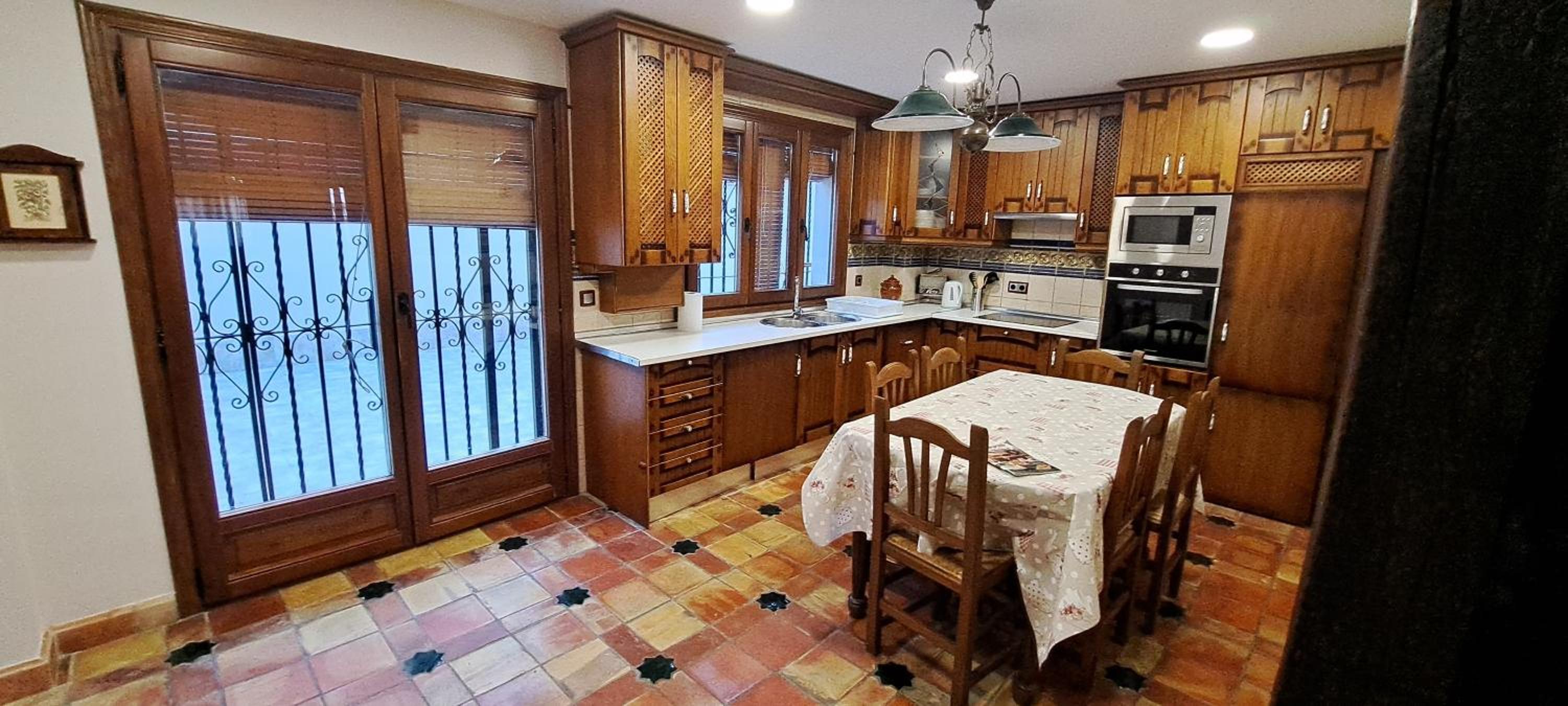 Four-Bedroom House photo 2