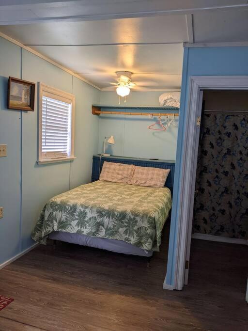 One-Bedroom House photo 1