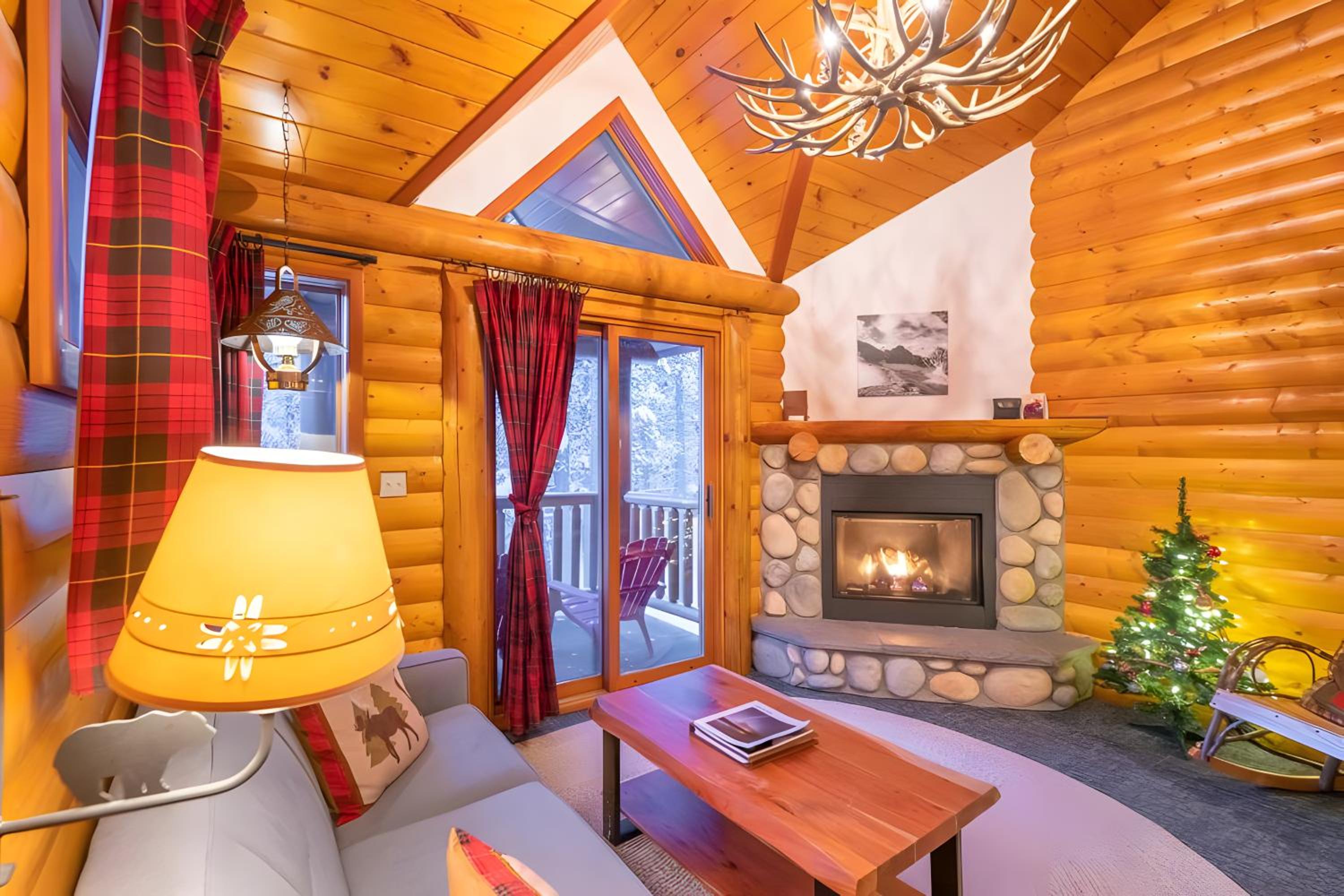 Superior Jacuzzi Suite (Lodge Building)