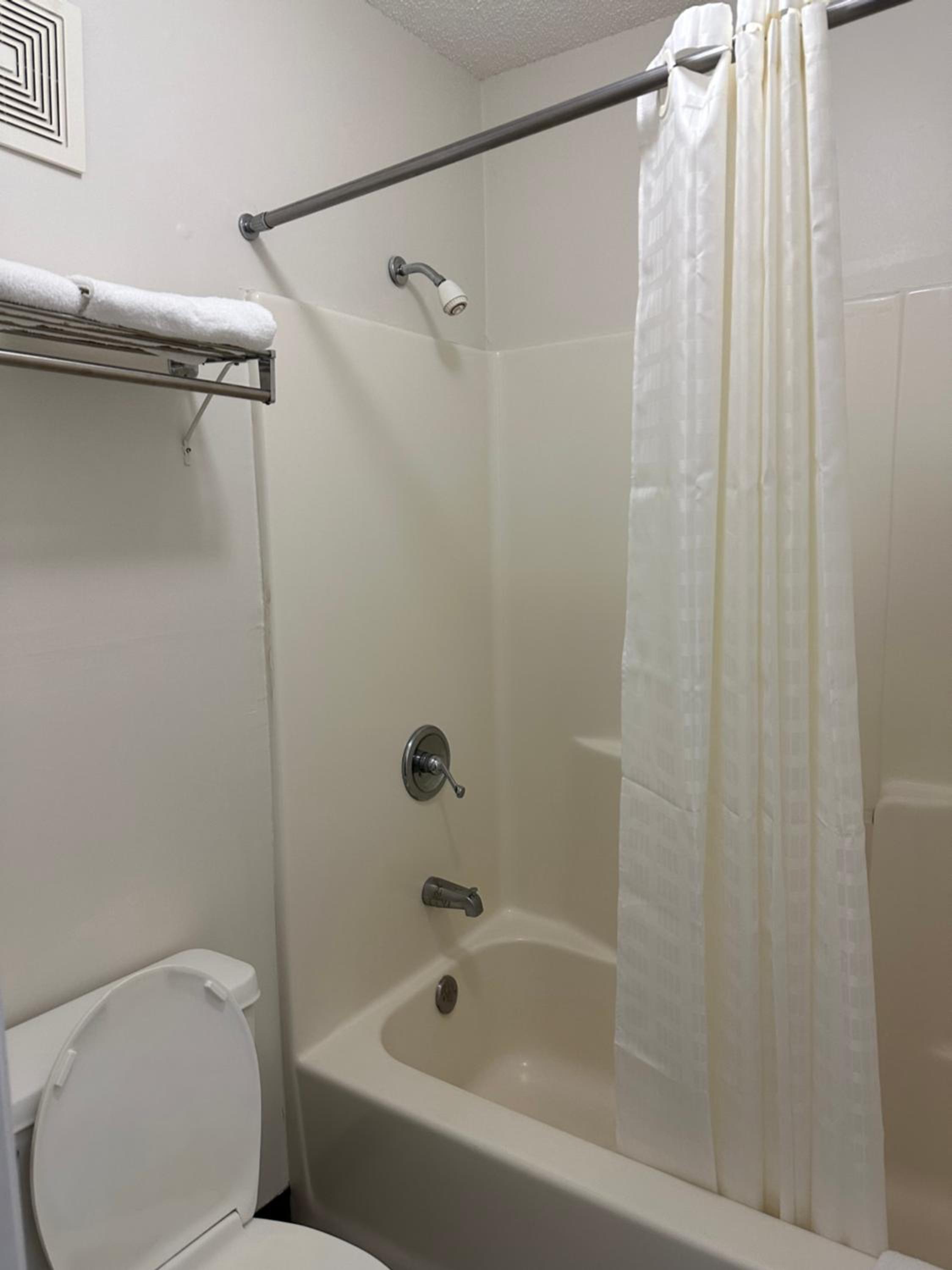 Standard Double Room - Photo 9
