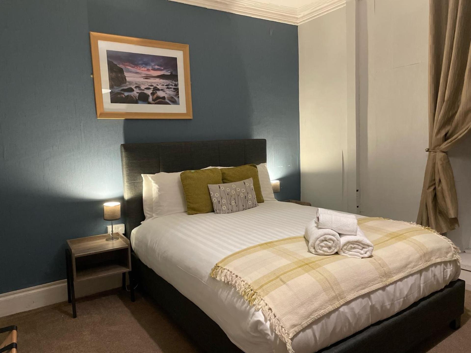 Double Room with Shared Bathroom photo 2