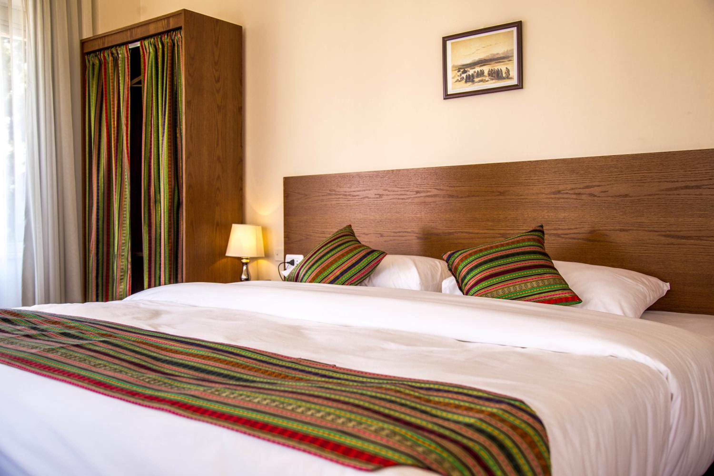 Deluxe King Suite