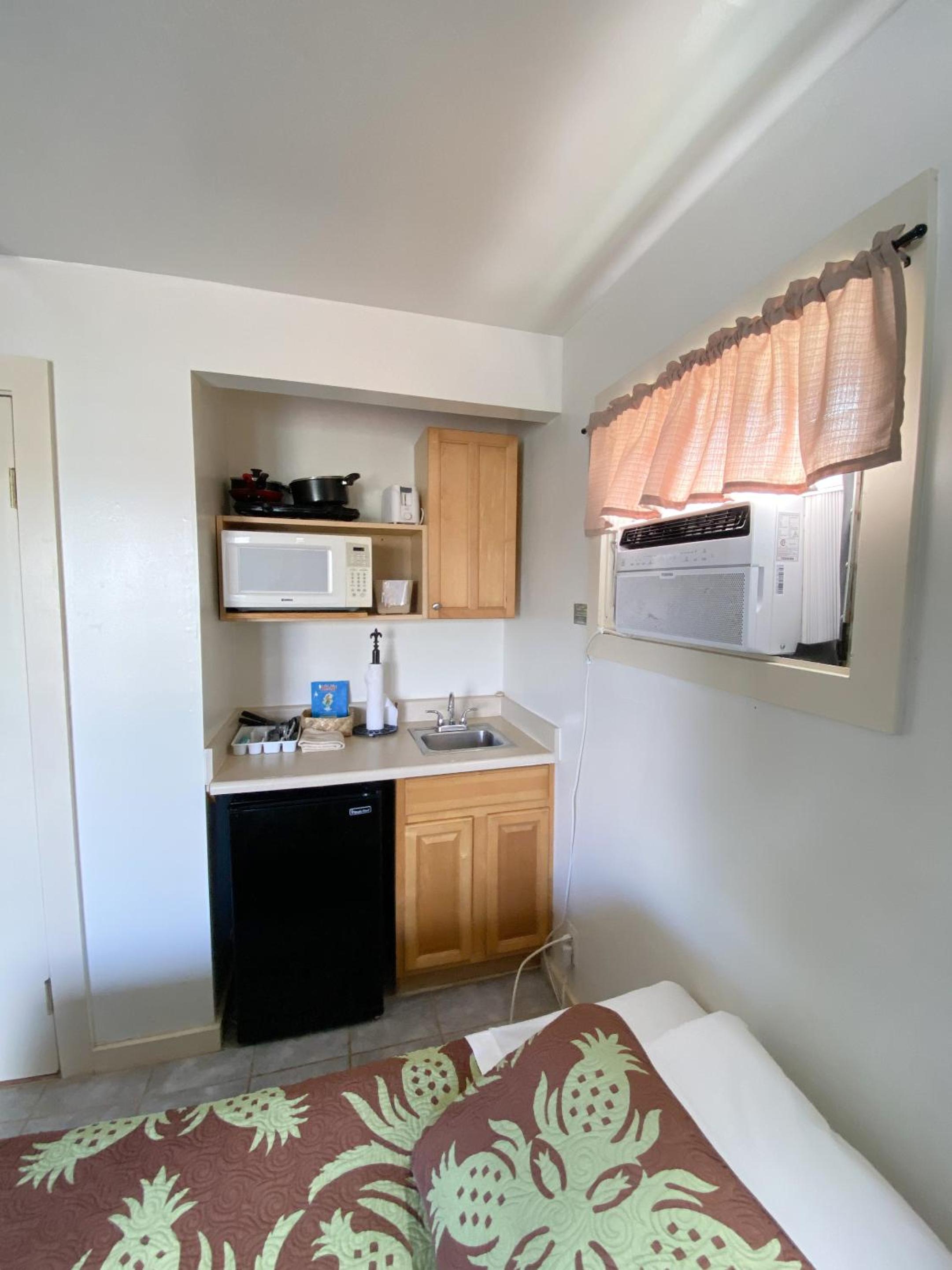 Standard Twin Room - Photo 6
