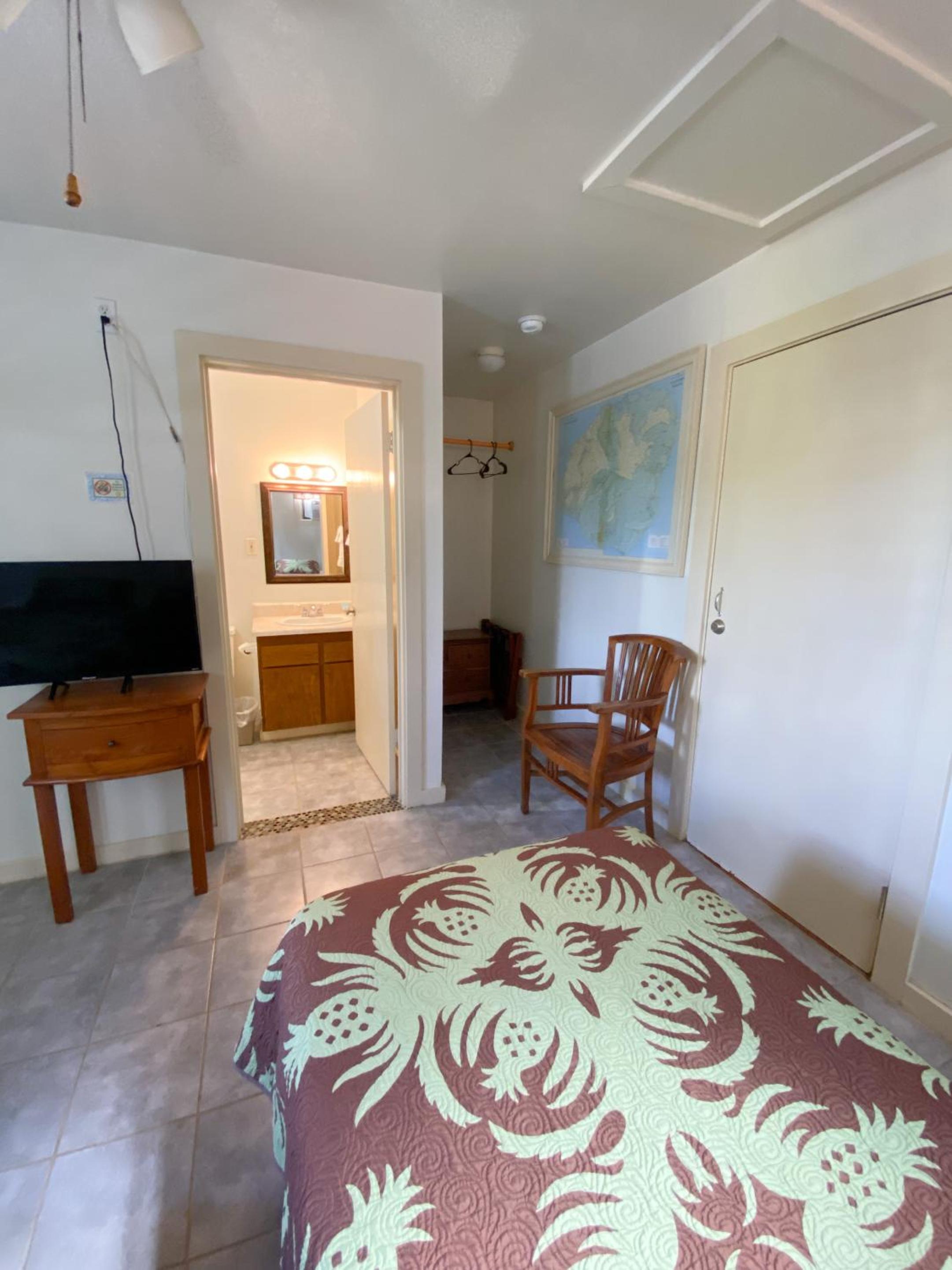 Standard Twin Room - Photo 4