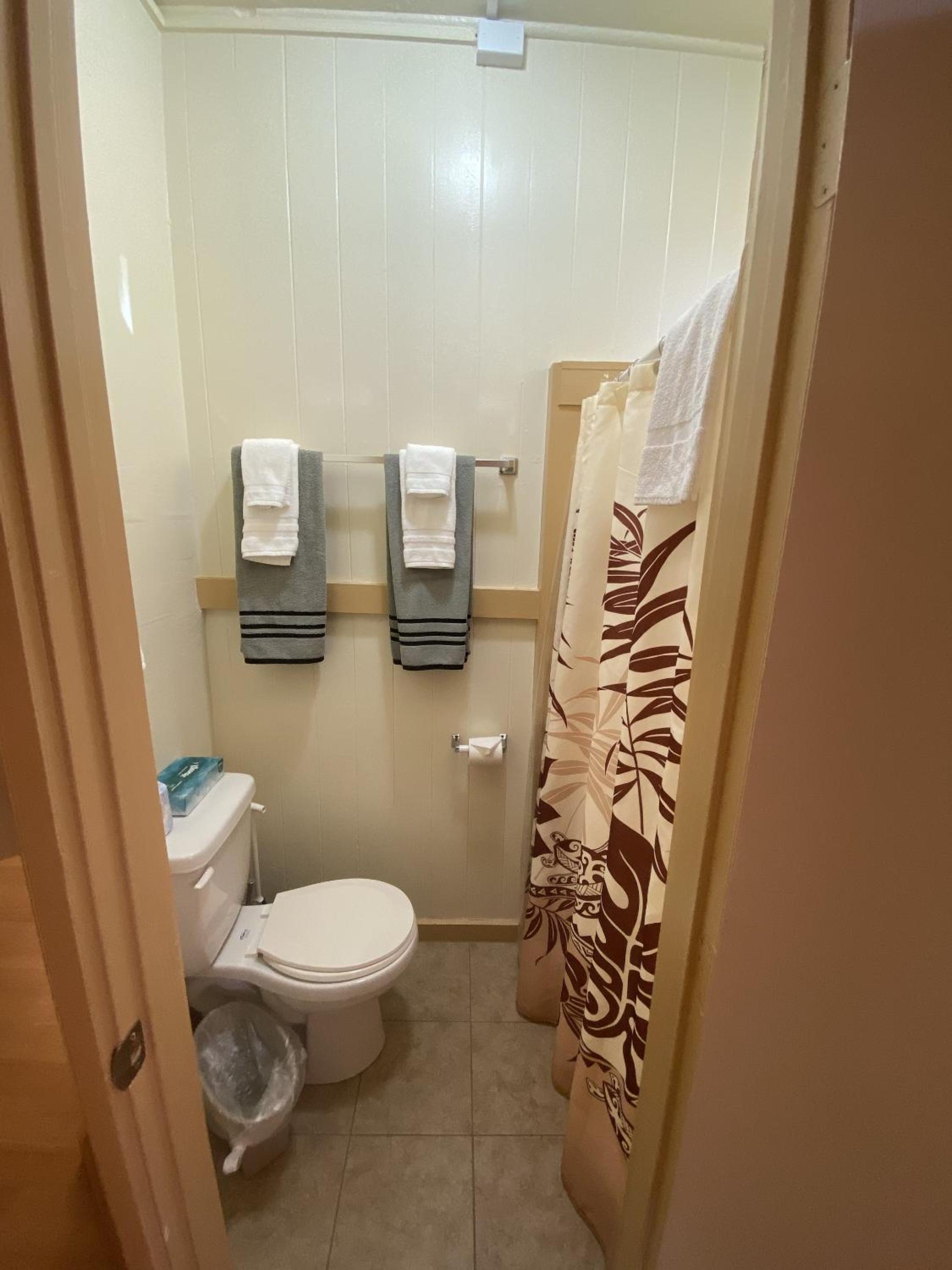 Two-Bedroom Cottage - Photo 9