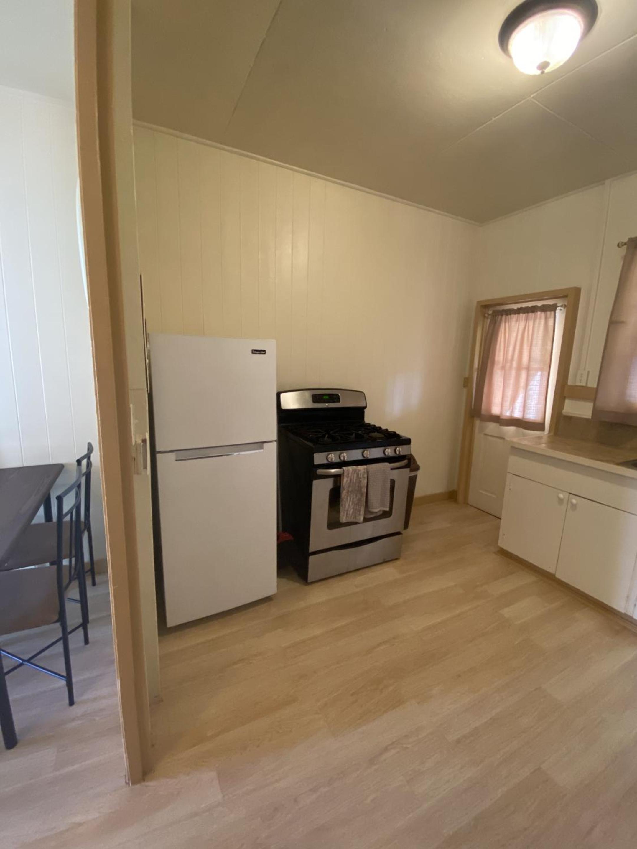Two-Bedroom Cottage - Photo 10