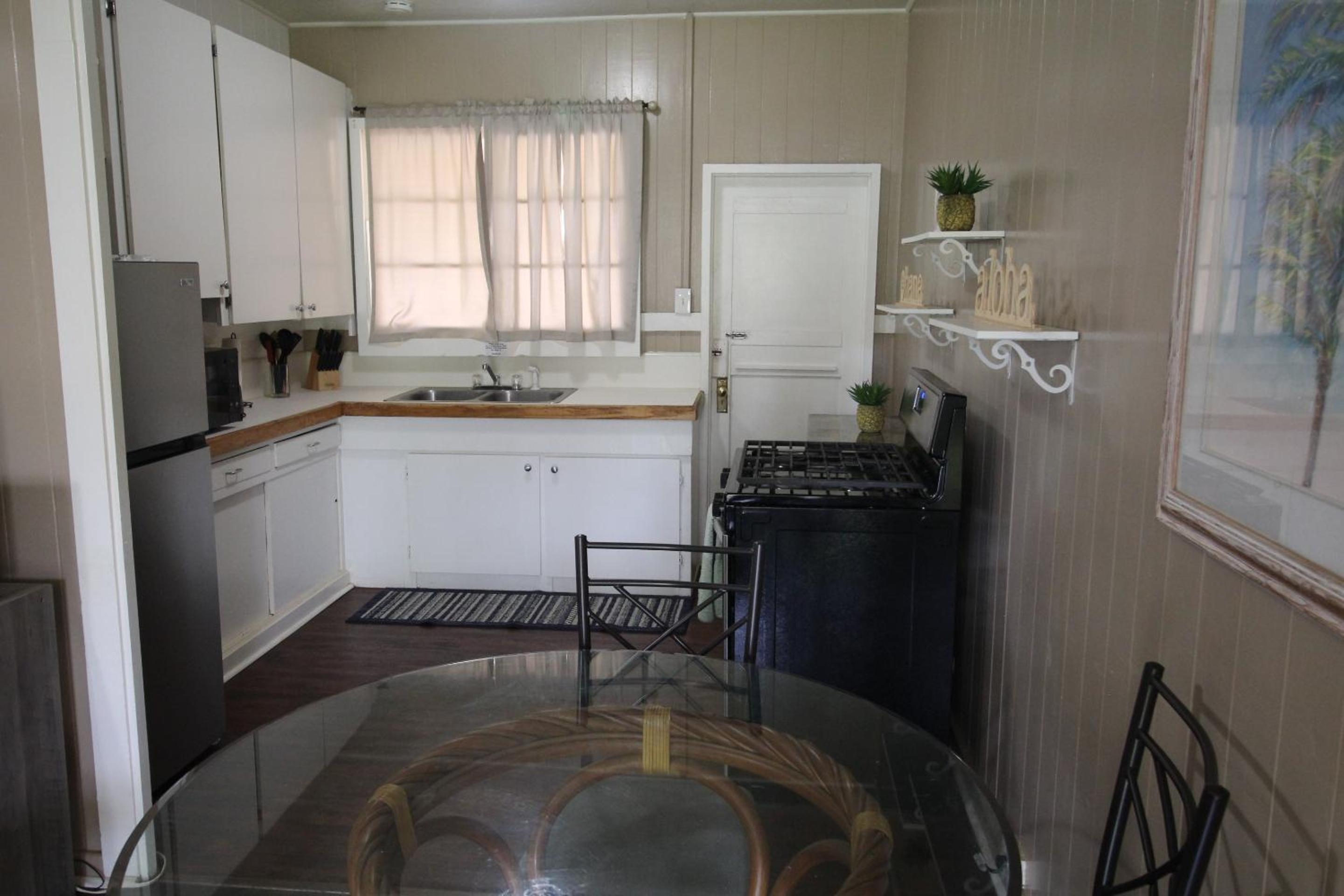 Two-Bedroom Cottage - Photo 22