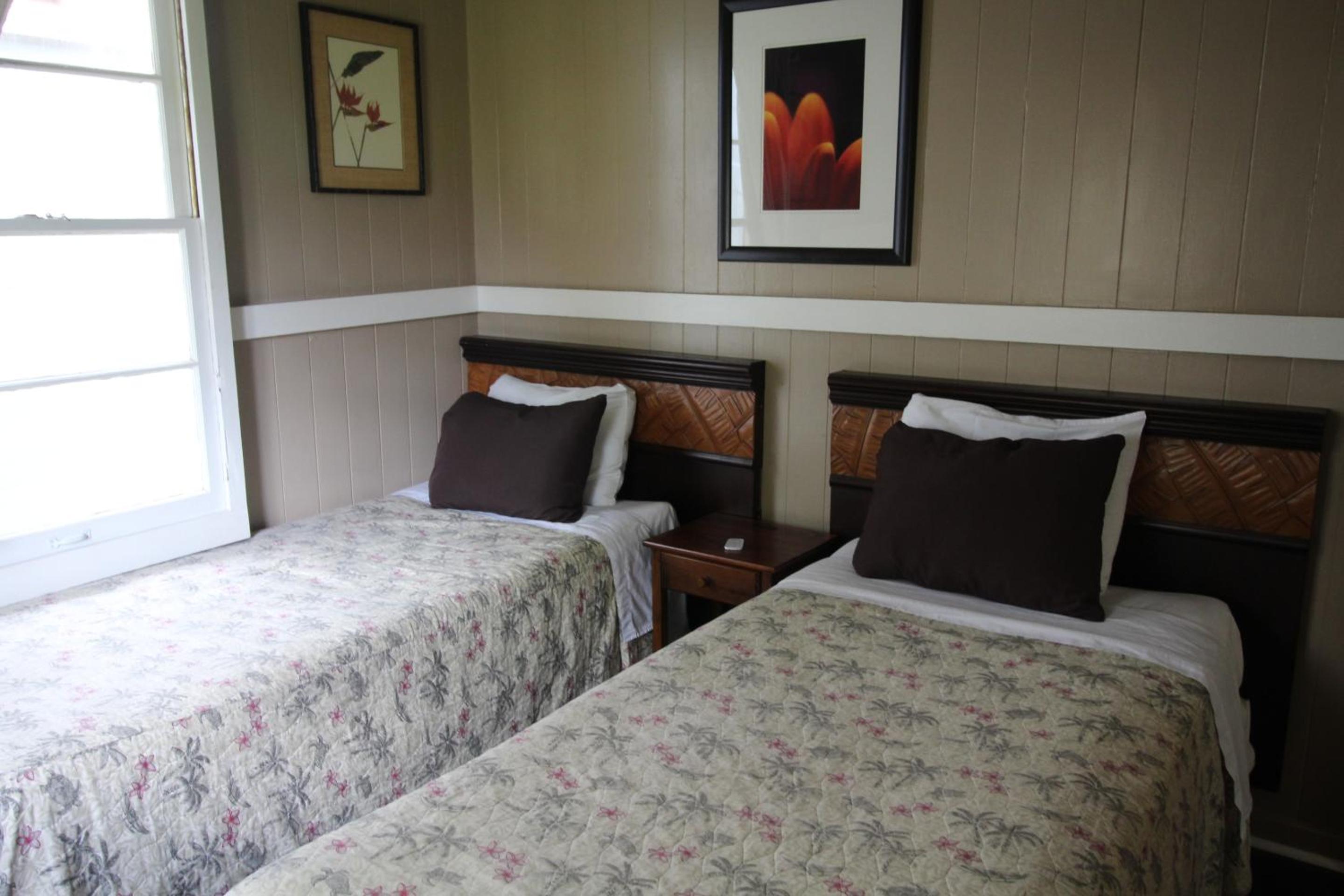 Two-Bedroom Cottage - Photo 18