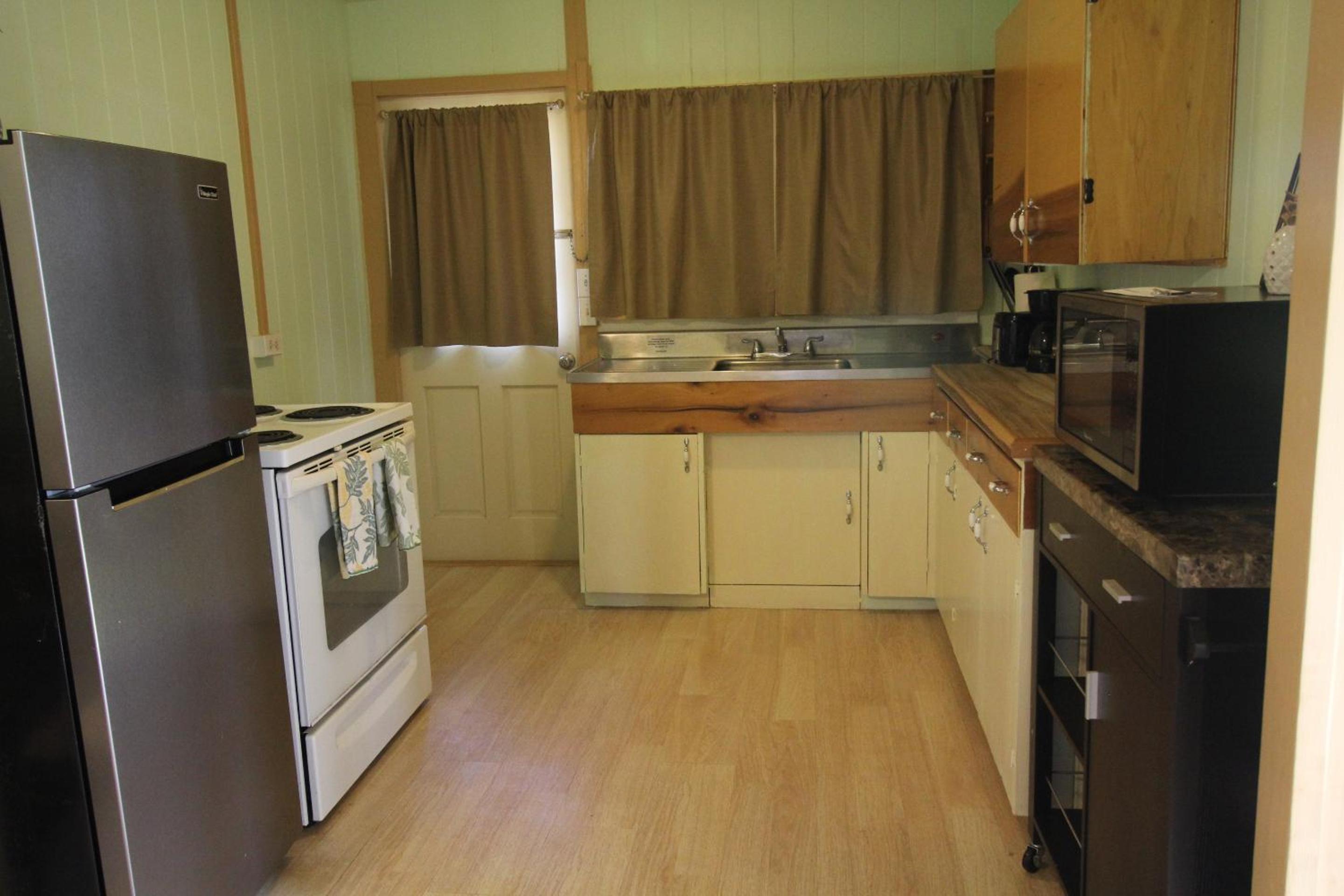 Two-Bedroom Cottage - Photo 16