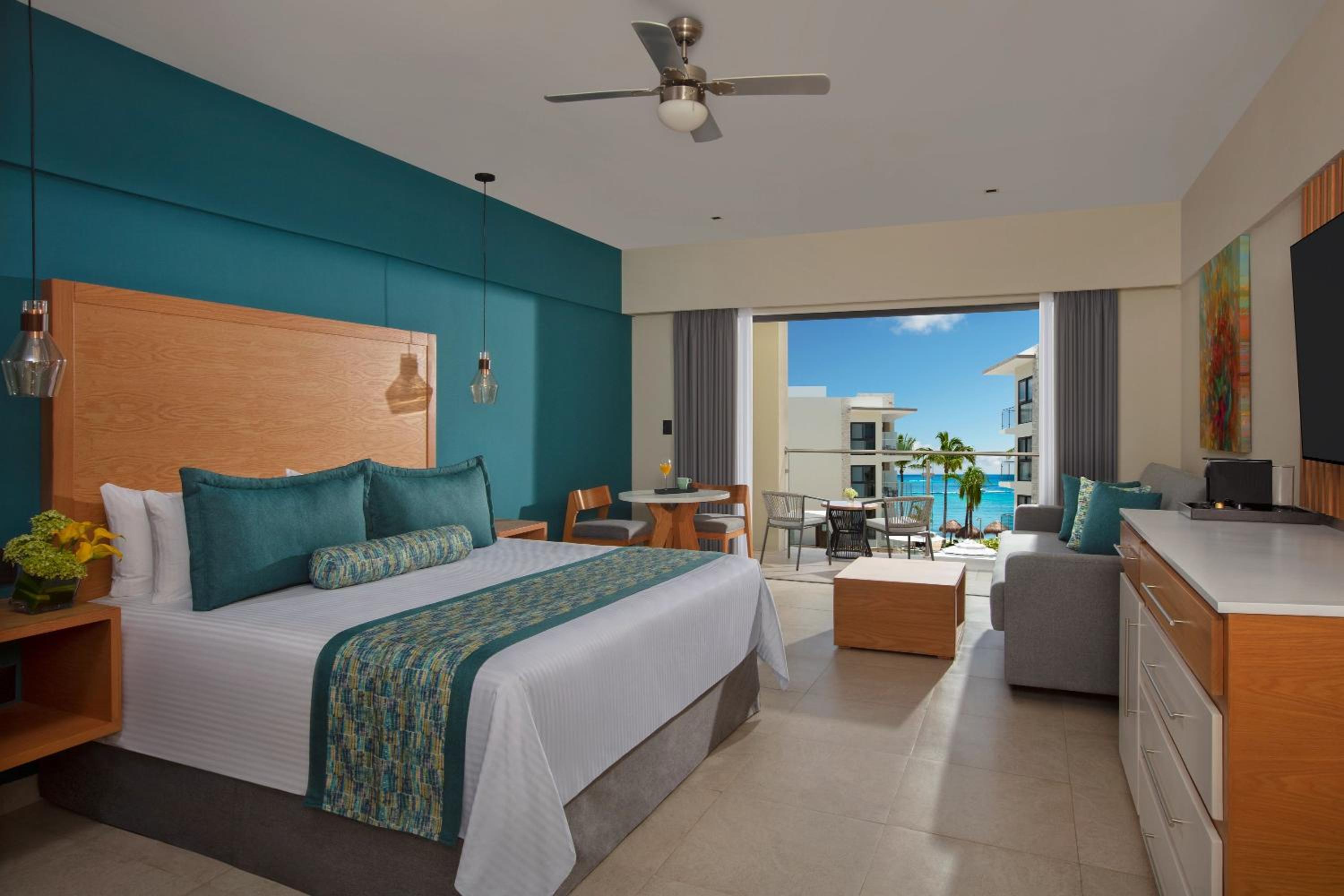 Preferred Club Jr Suite Ocean View King Bed - Photo 1