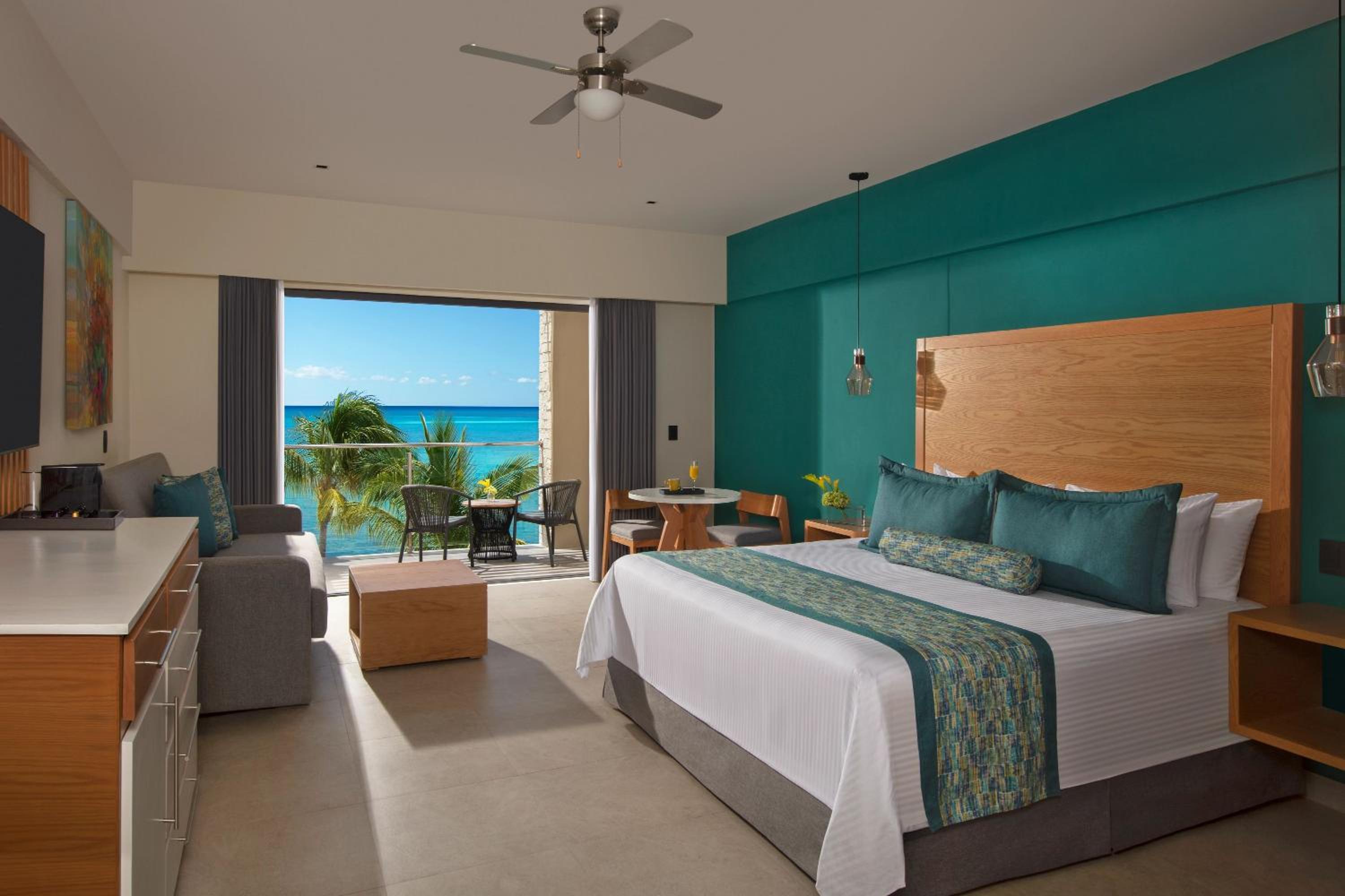 Preferred Club Jr Suite Ocean Front King Bed - Photo 1