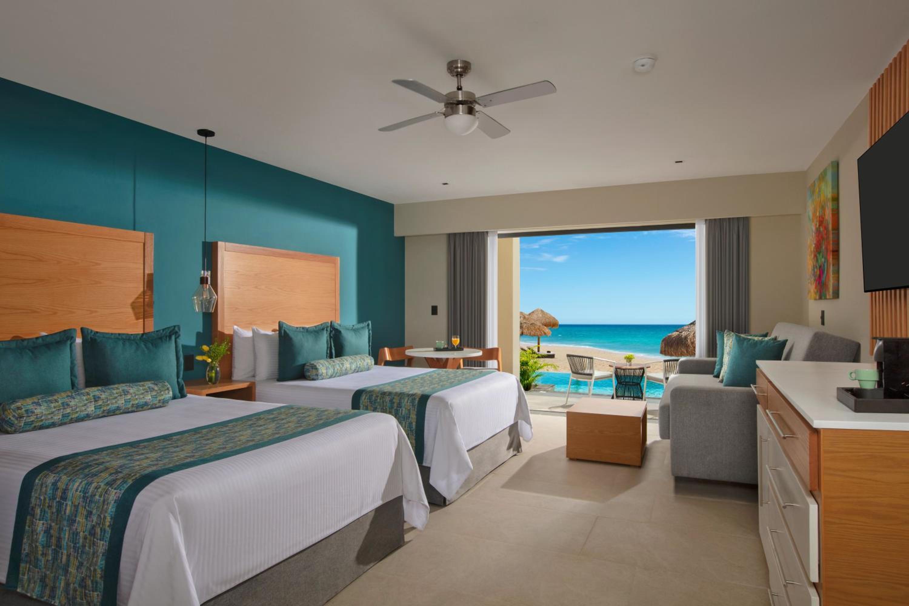 Preferred Club Jr Suite Swim Out Beach Front Double Beds - Photo 2
