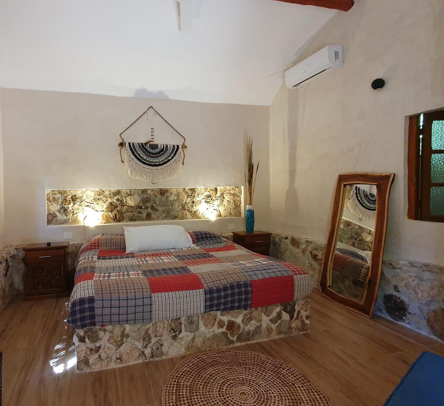 Deluxe Queen Room - Photo 1