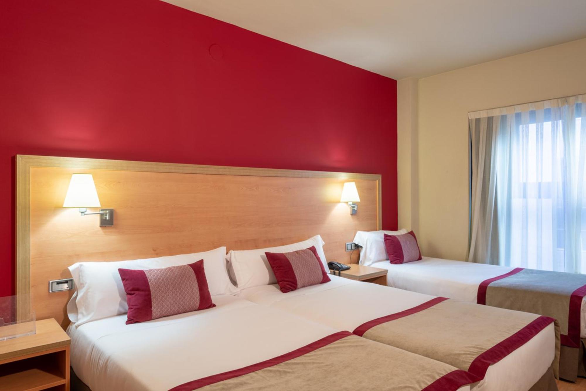 Triple Room (3 Adults) - Photo 1