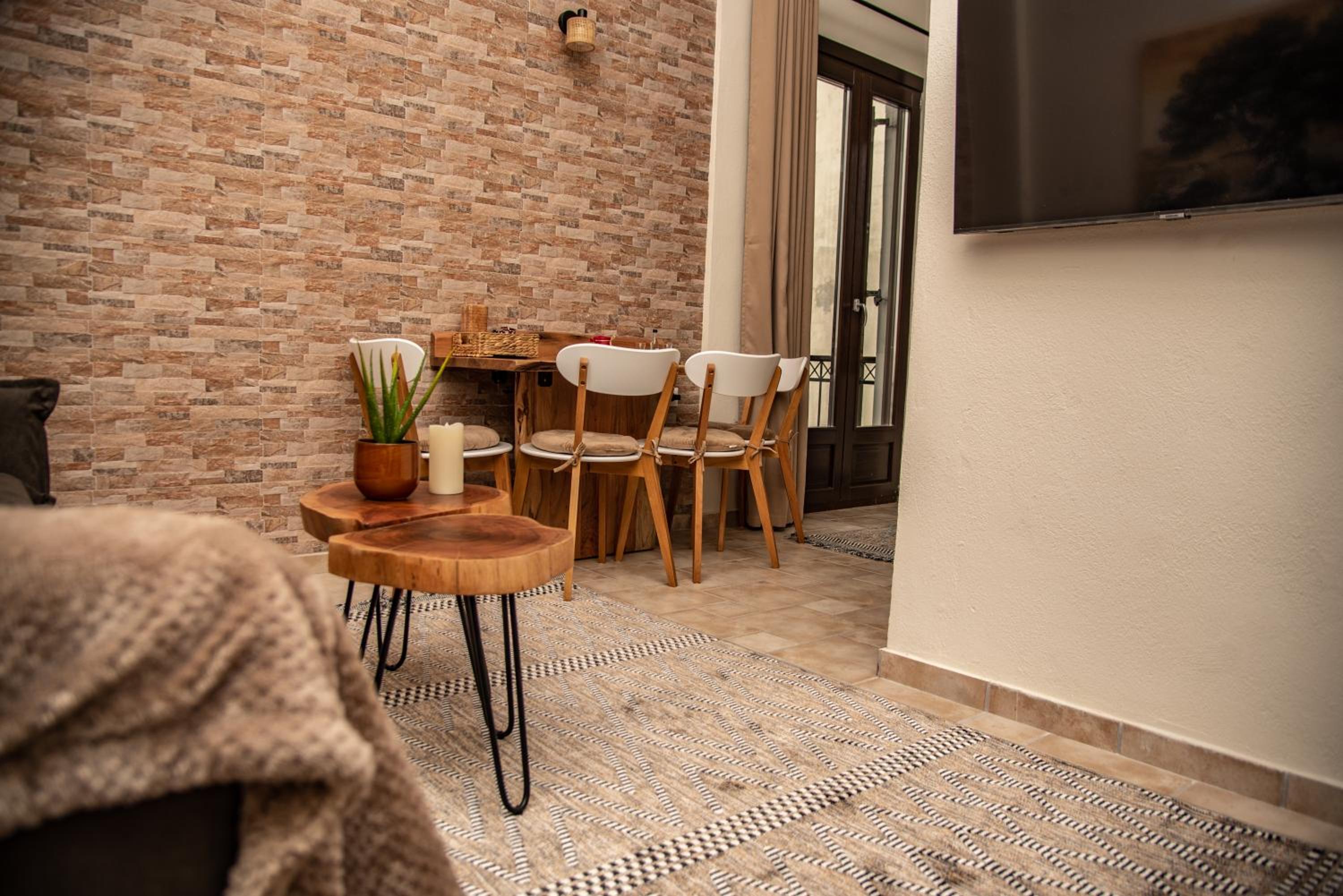 Apartment - Ground Floor photo 2